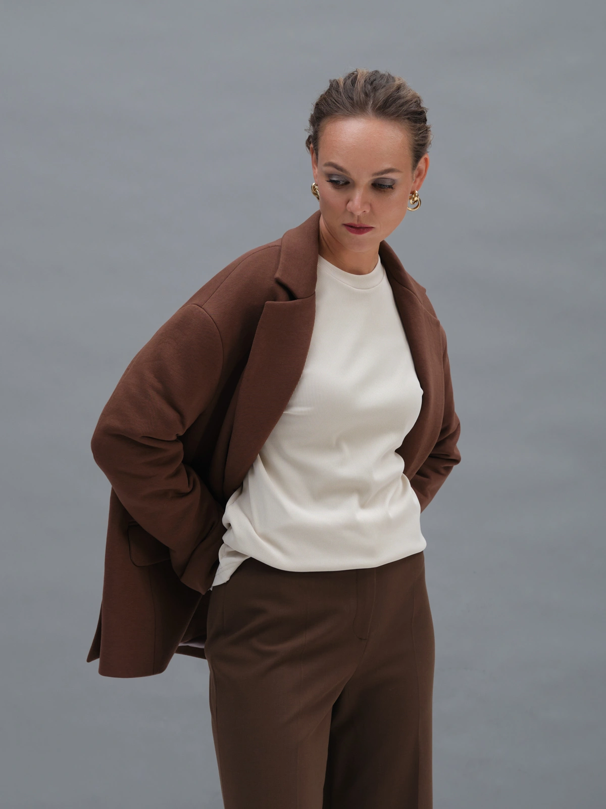 Бежевый утепленный лонгслив в рубчик