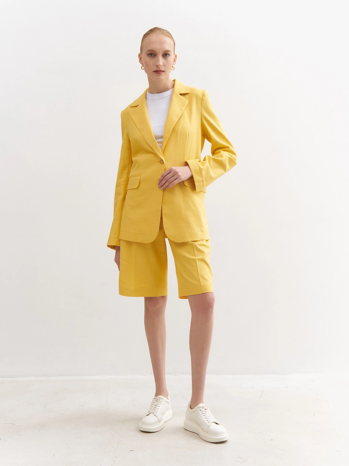 Желтые бермуды