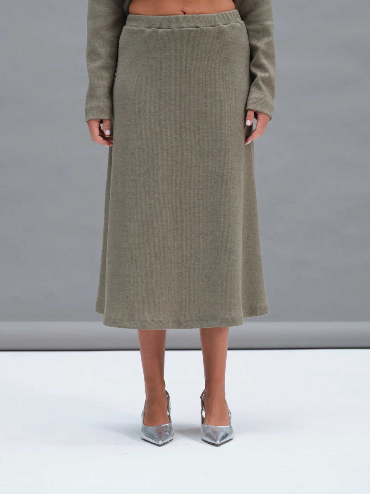 Оливковая трикотажная юбка