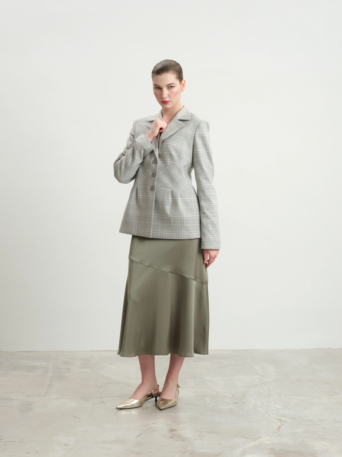 Приталенный жакет в клетку Essence