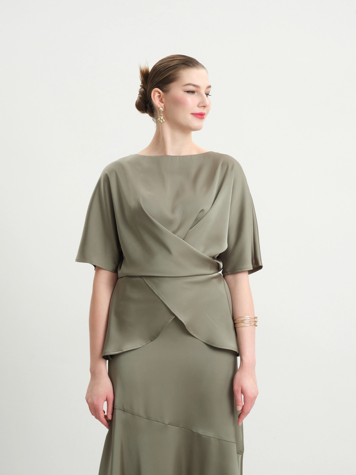 Зеленая блуза с запахом Shibui