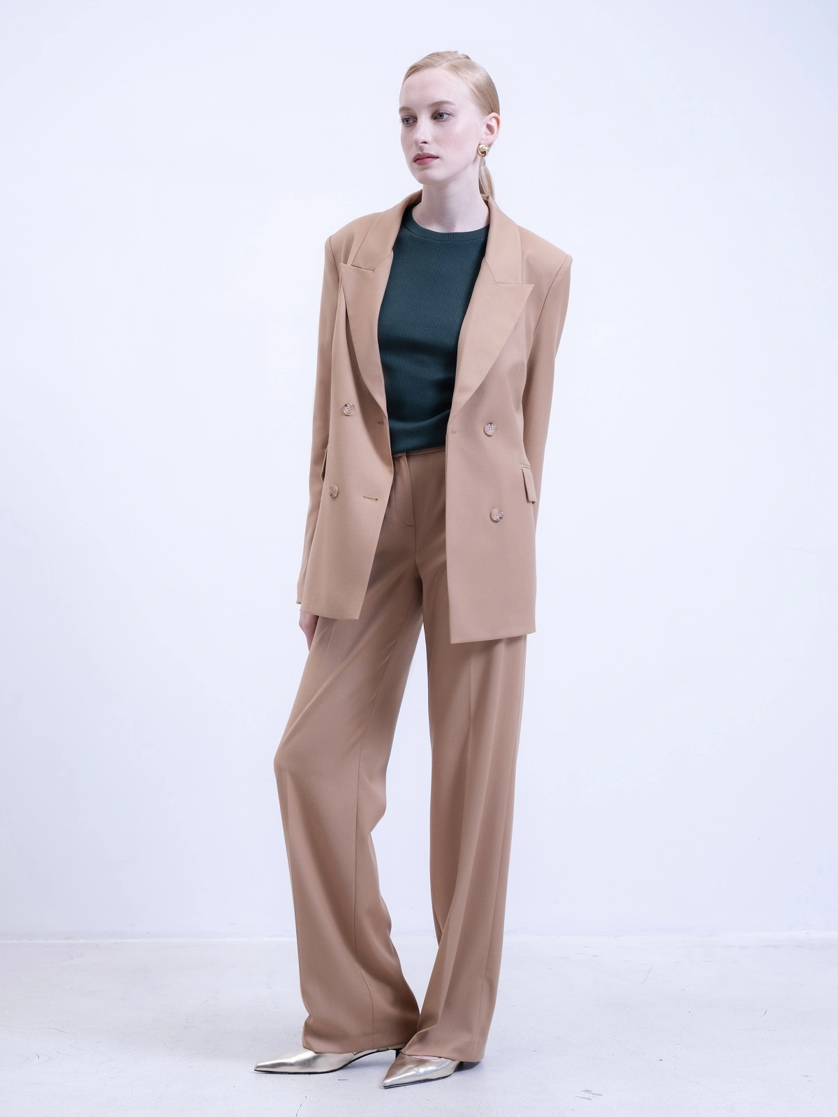 Прямые песочные брюки