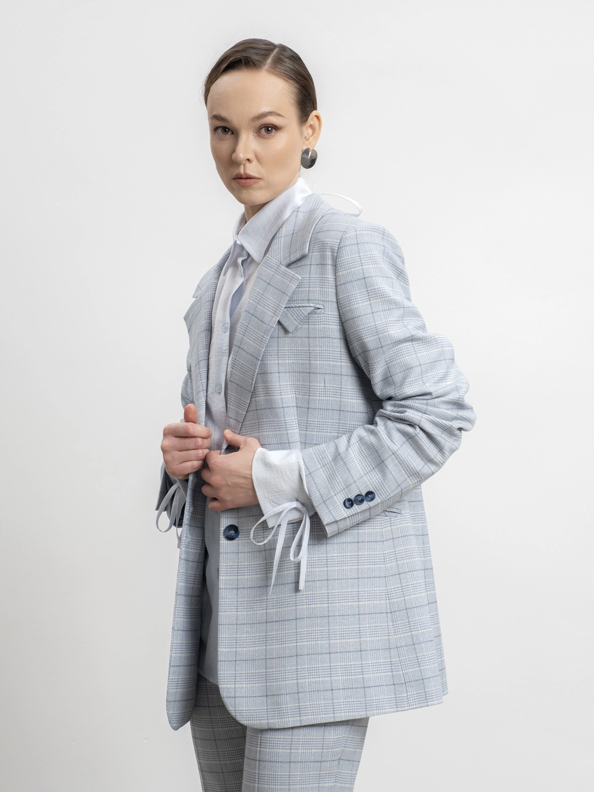 Голубой жакет в клетку