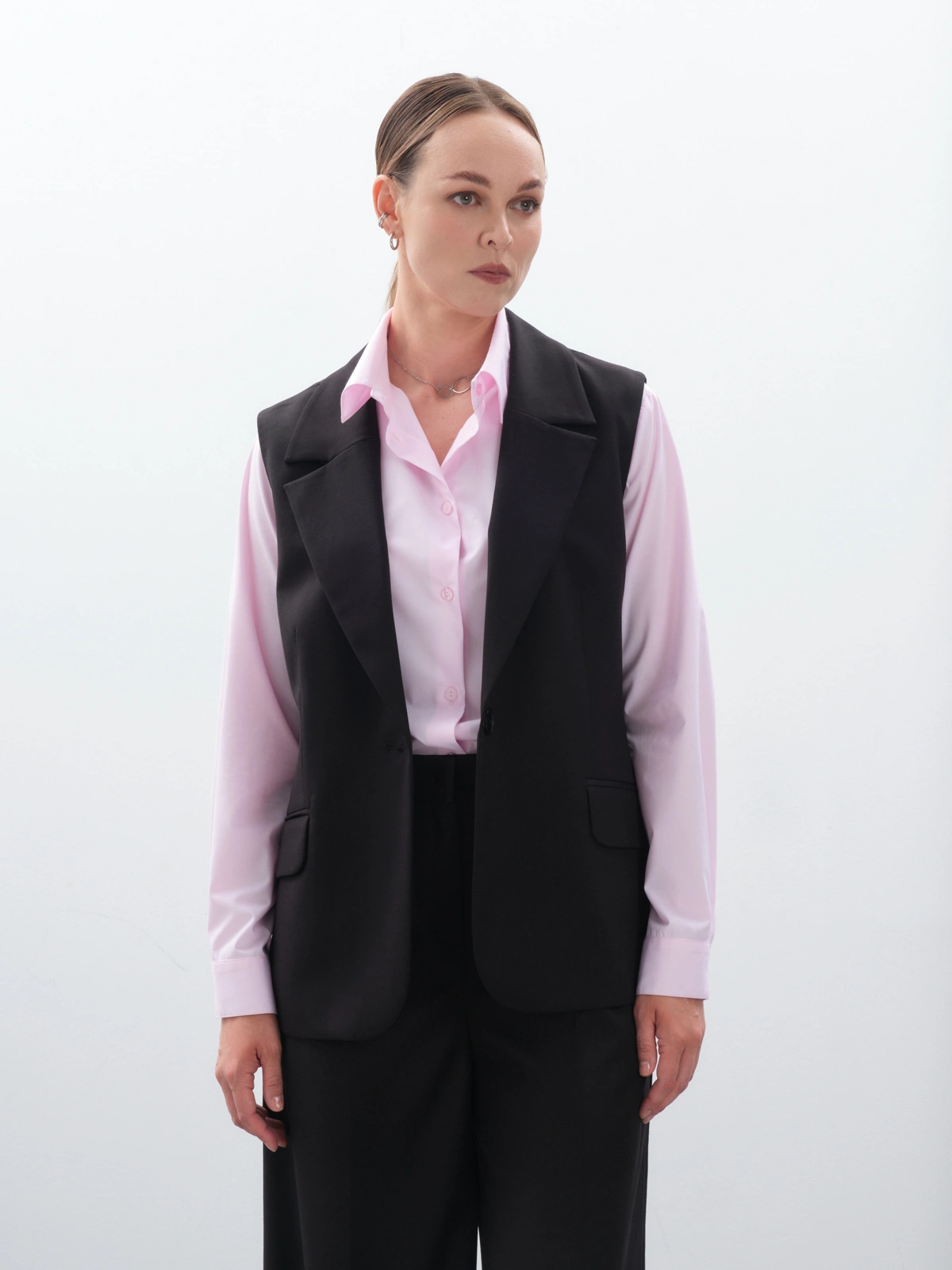 Жилет удлиненный черный