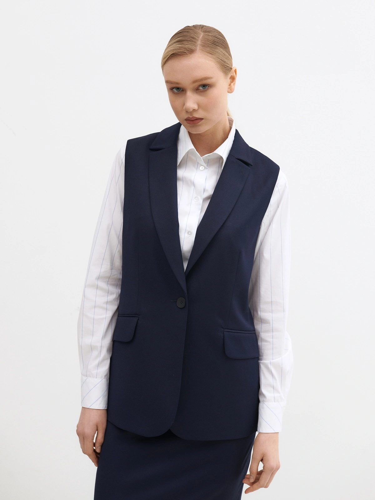 Базовый синий жилет