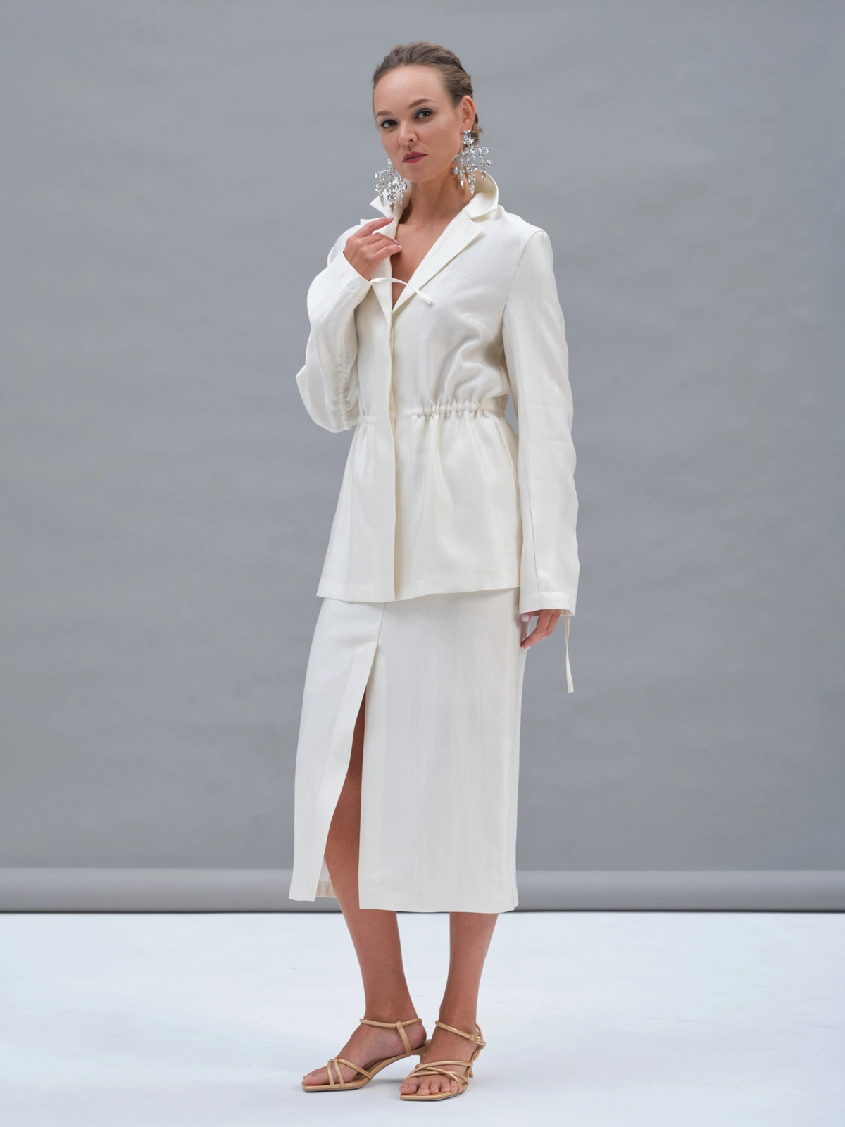 Белая прямая юбка Aurora