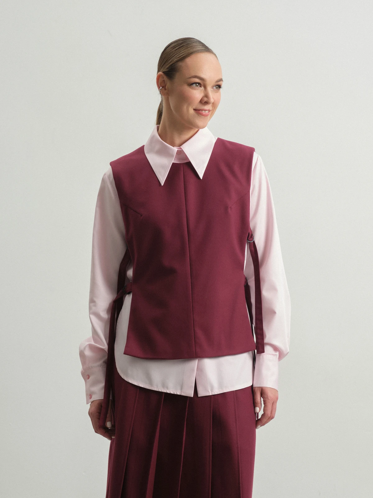 Жилет с поясами на кольцах Tulip