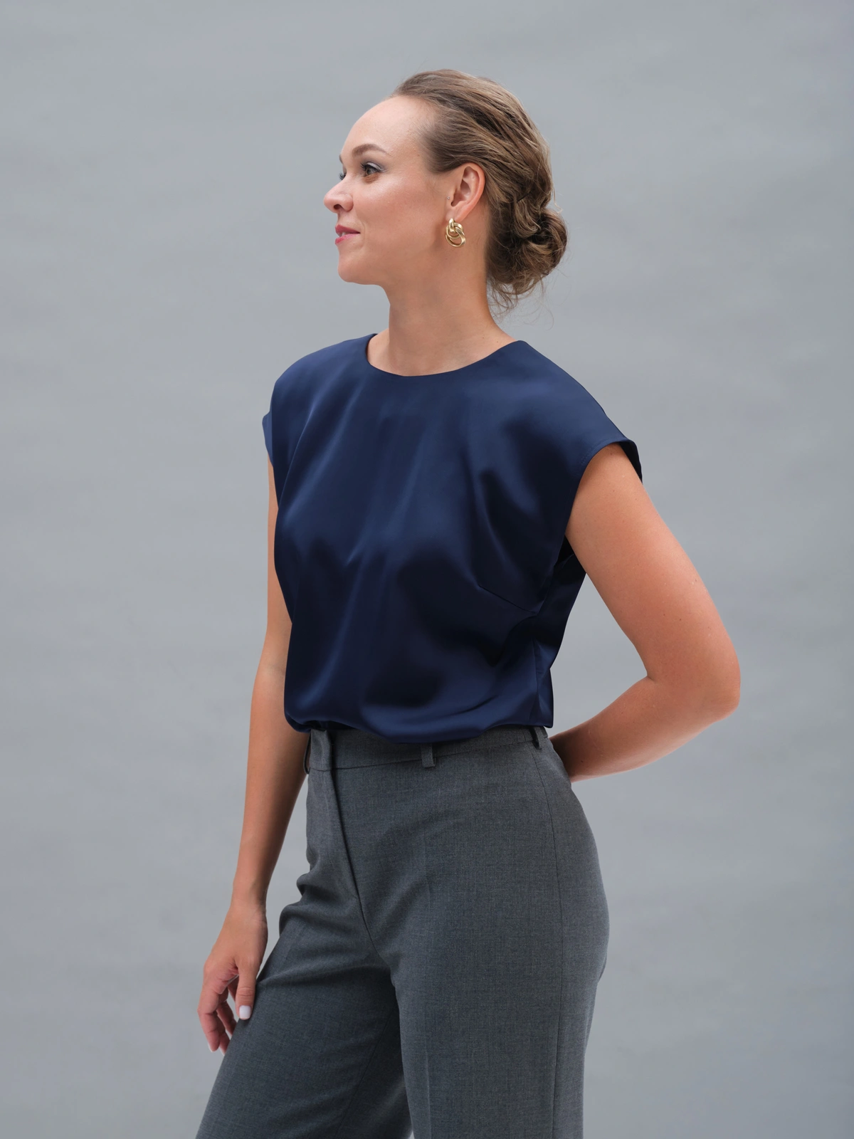 Синий атласный базовый топ