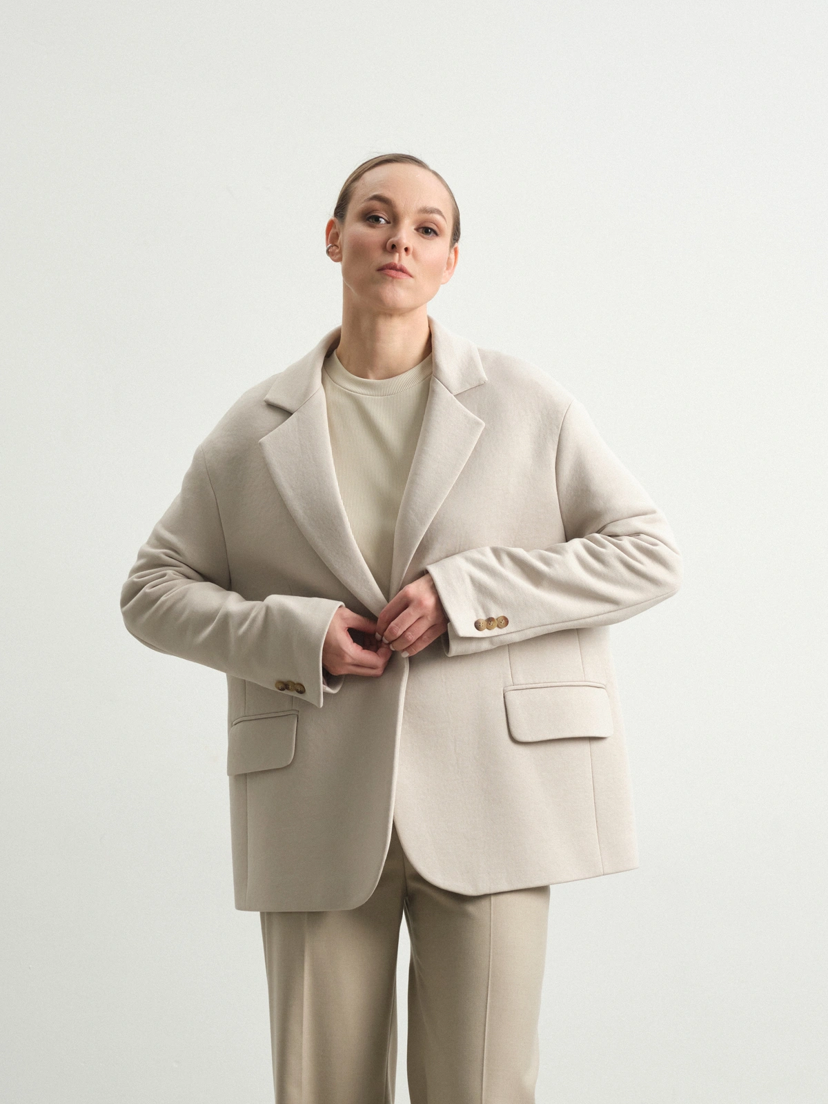 Бежевый жакет из футера Daffodil