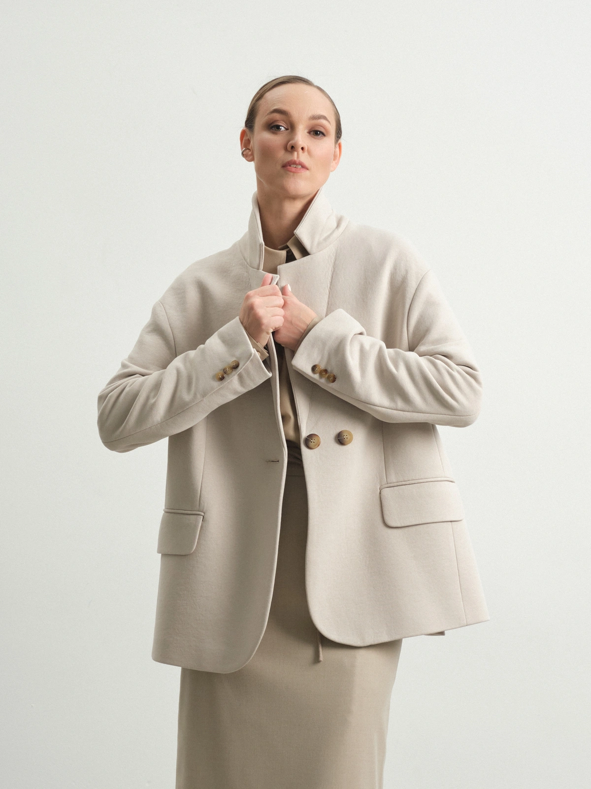 Бежевый жакет из футера Daffodil