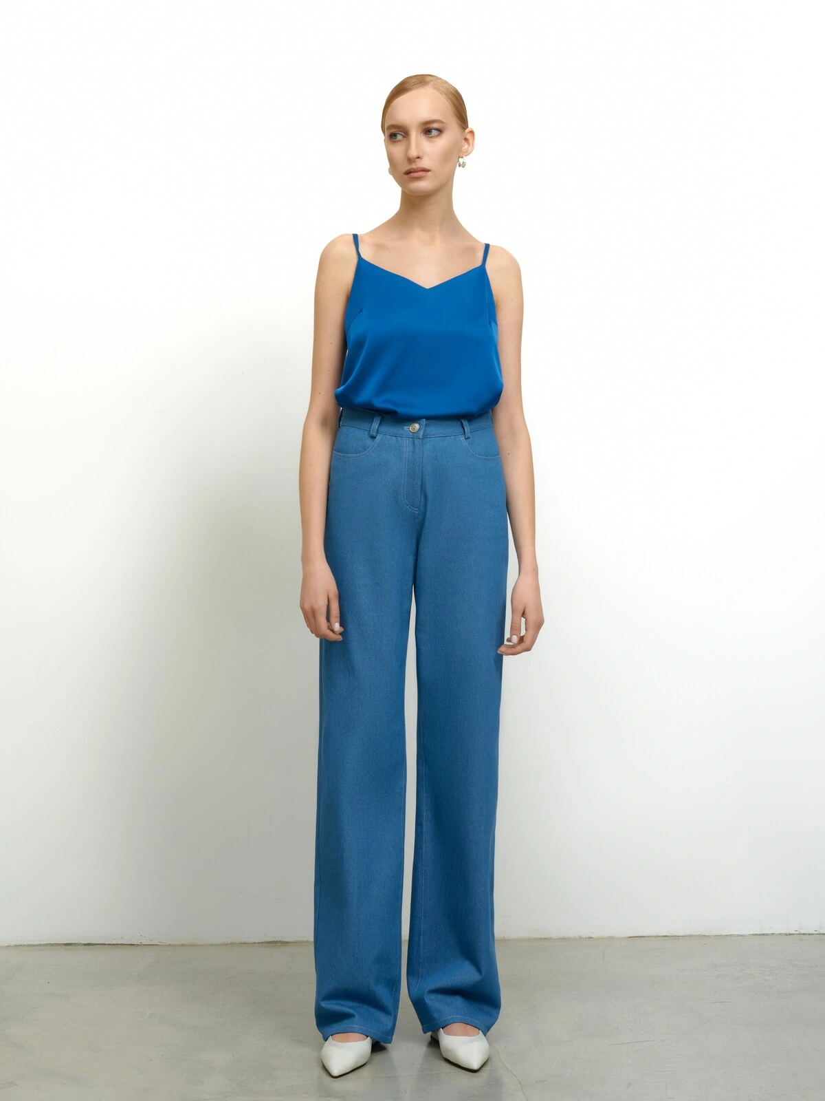 Голубые джинсы трубы