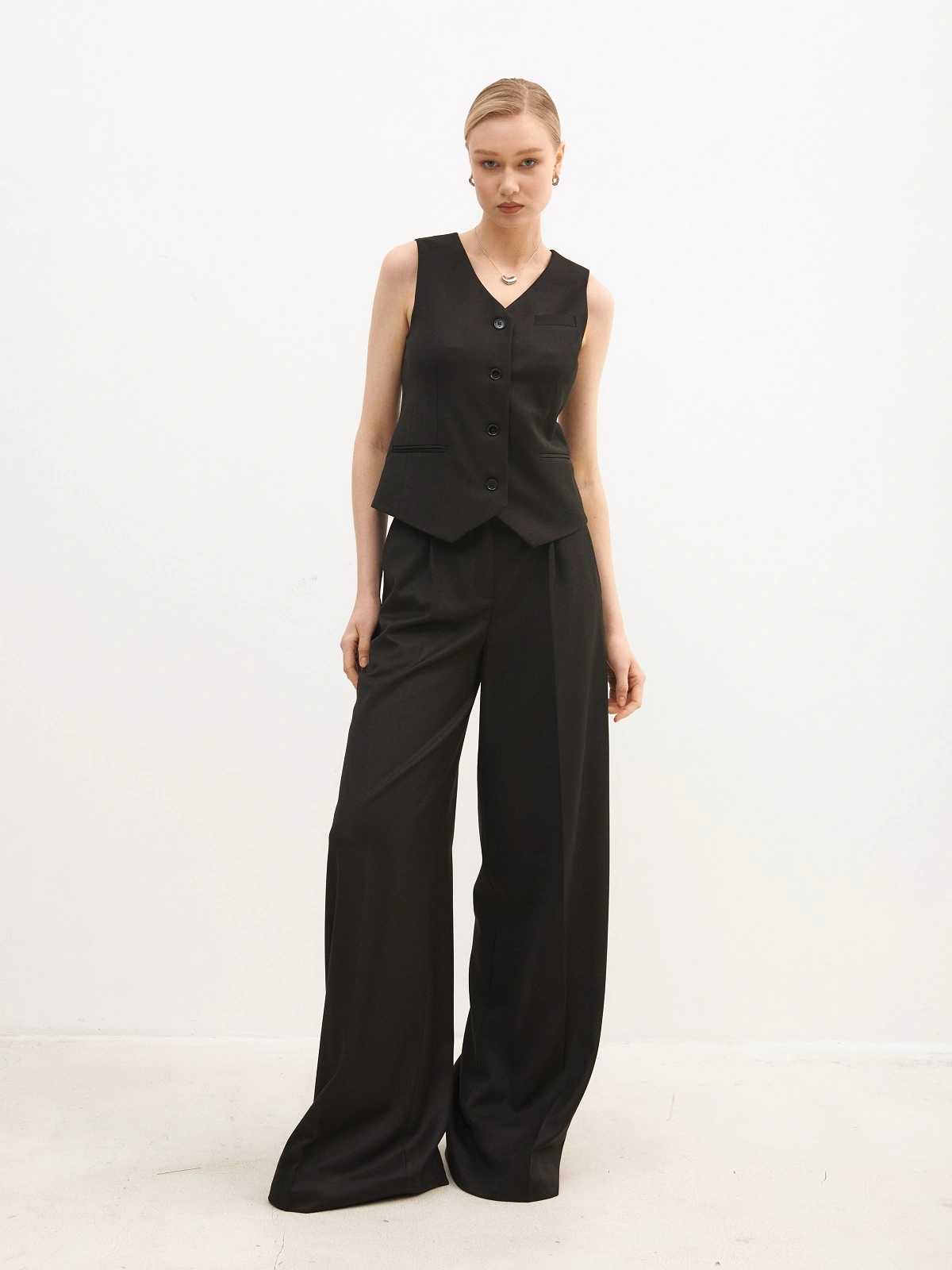 Черные брюки палаццо