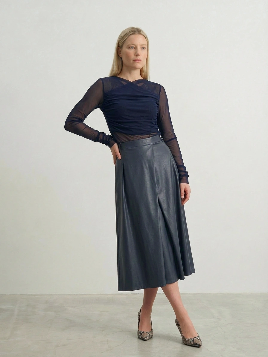 Синяя юбка с клином из экокожи