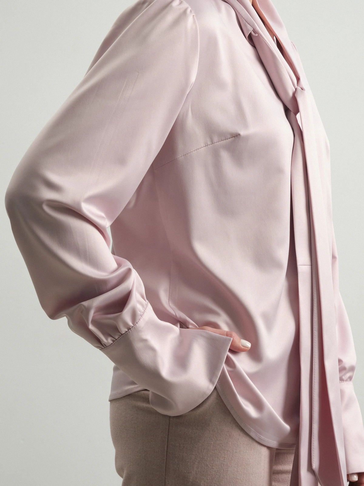 Розовая блуза с бантом Eranthis