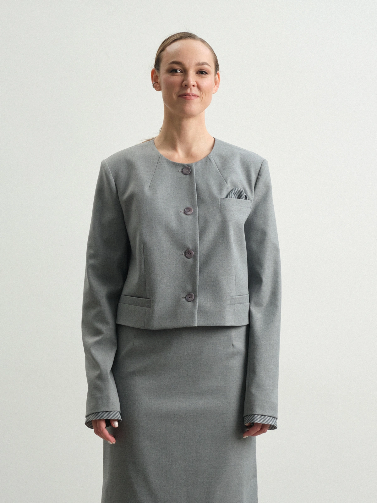 Укороченный серый жакет Viola