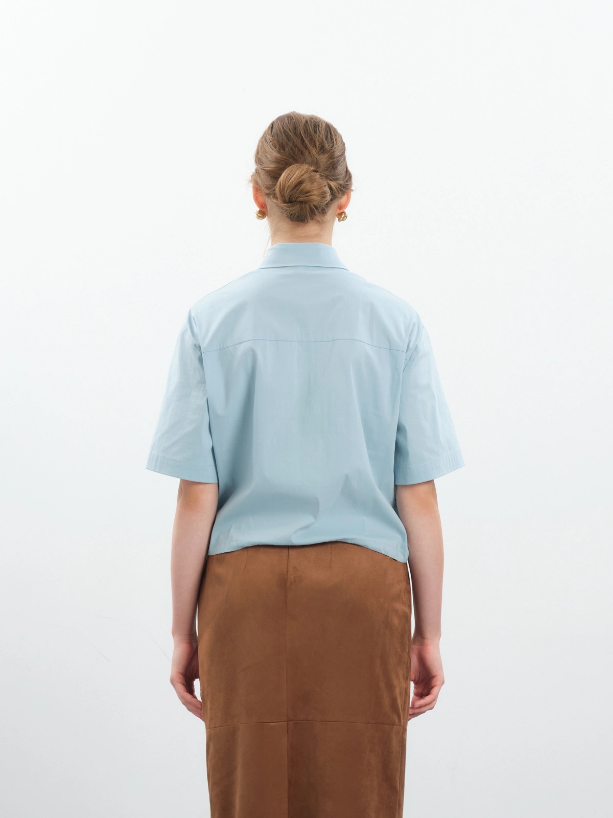 Голубая блуза с асимметричным низом