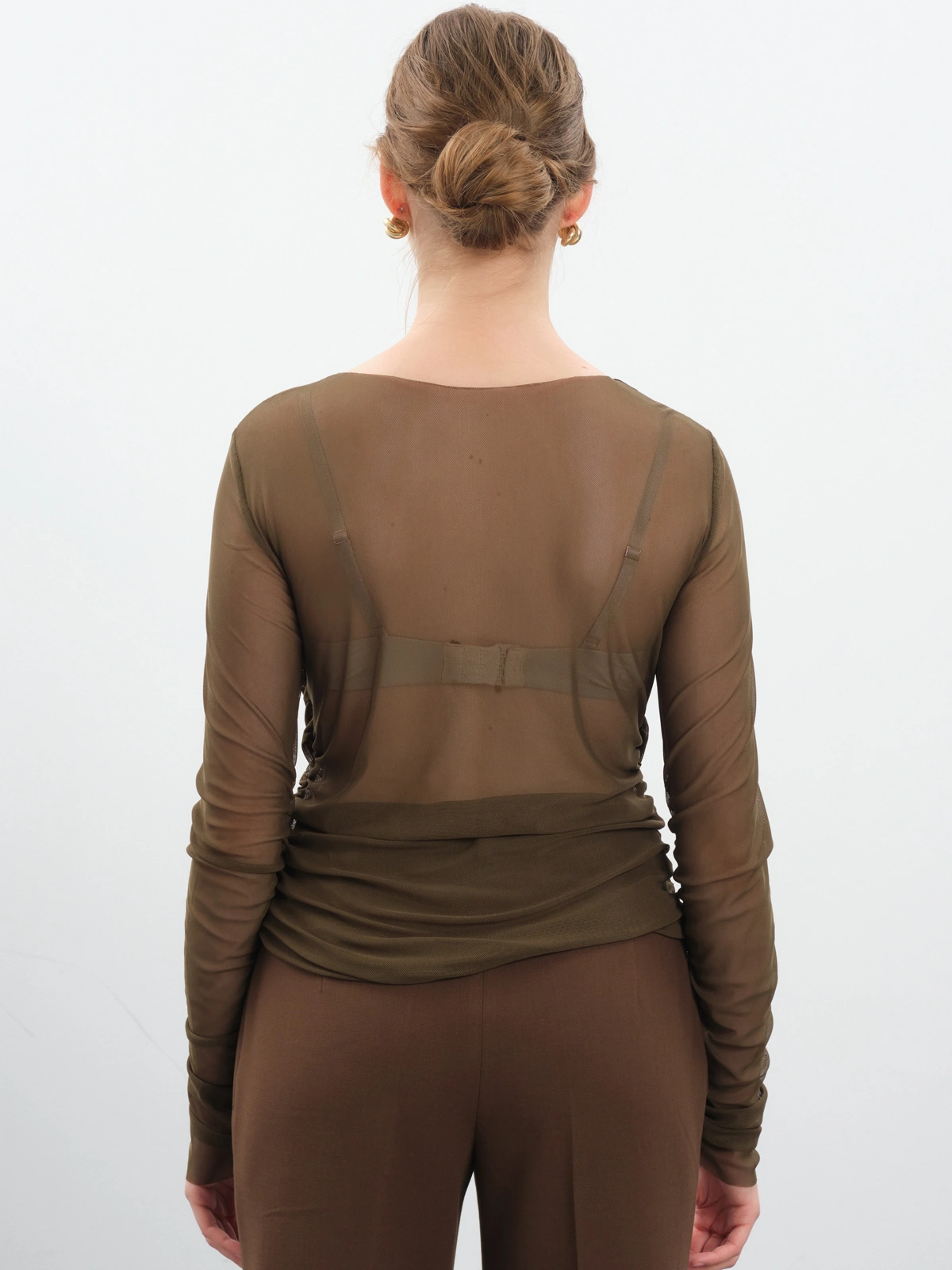 Лонгслив-сетка в оттенке хвои