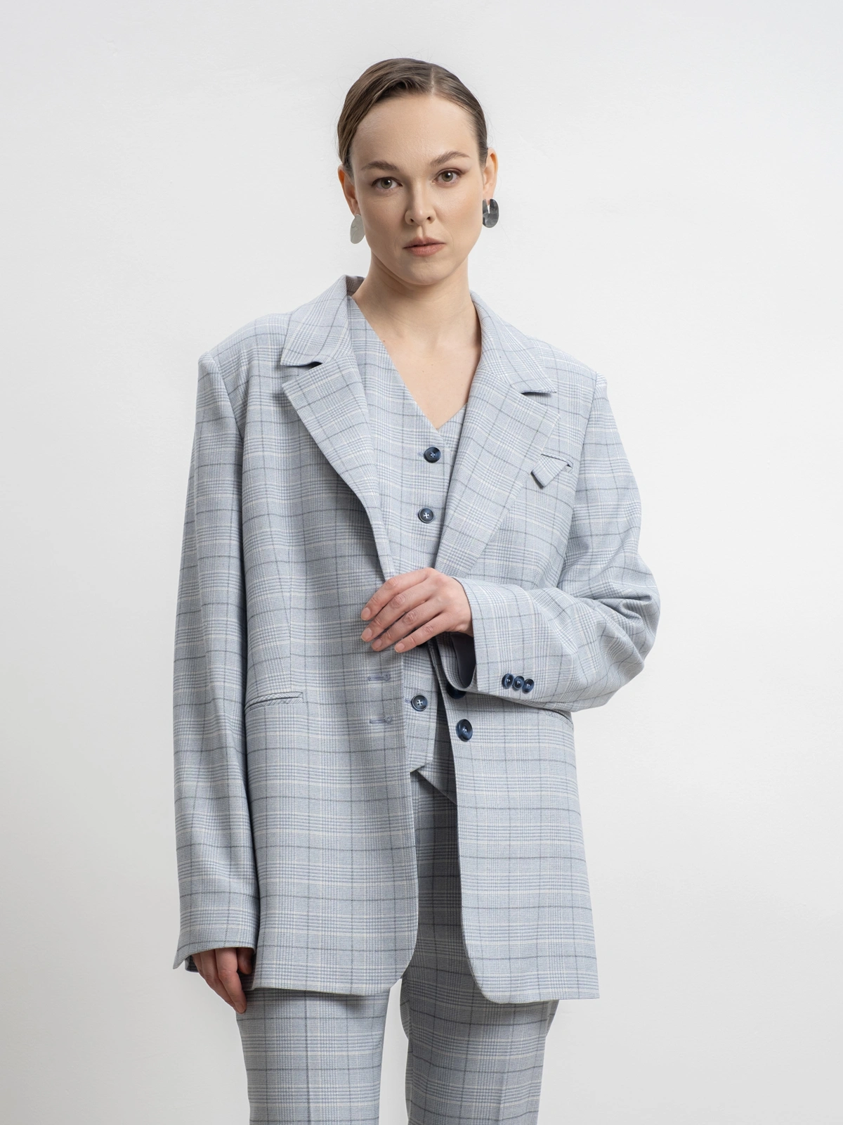 Голубой жакет в клетку