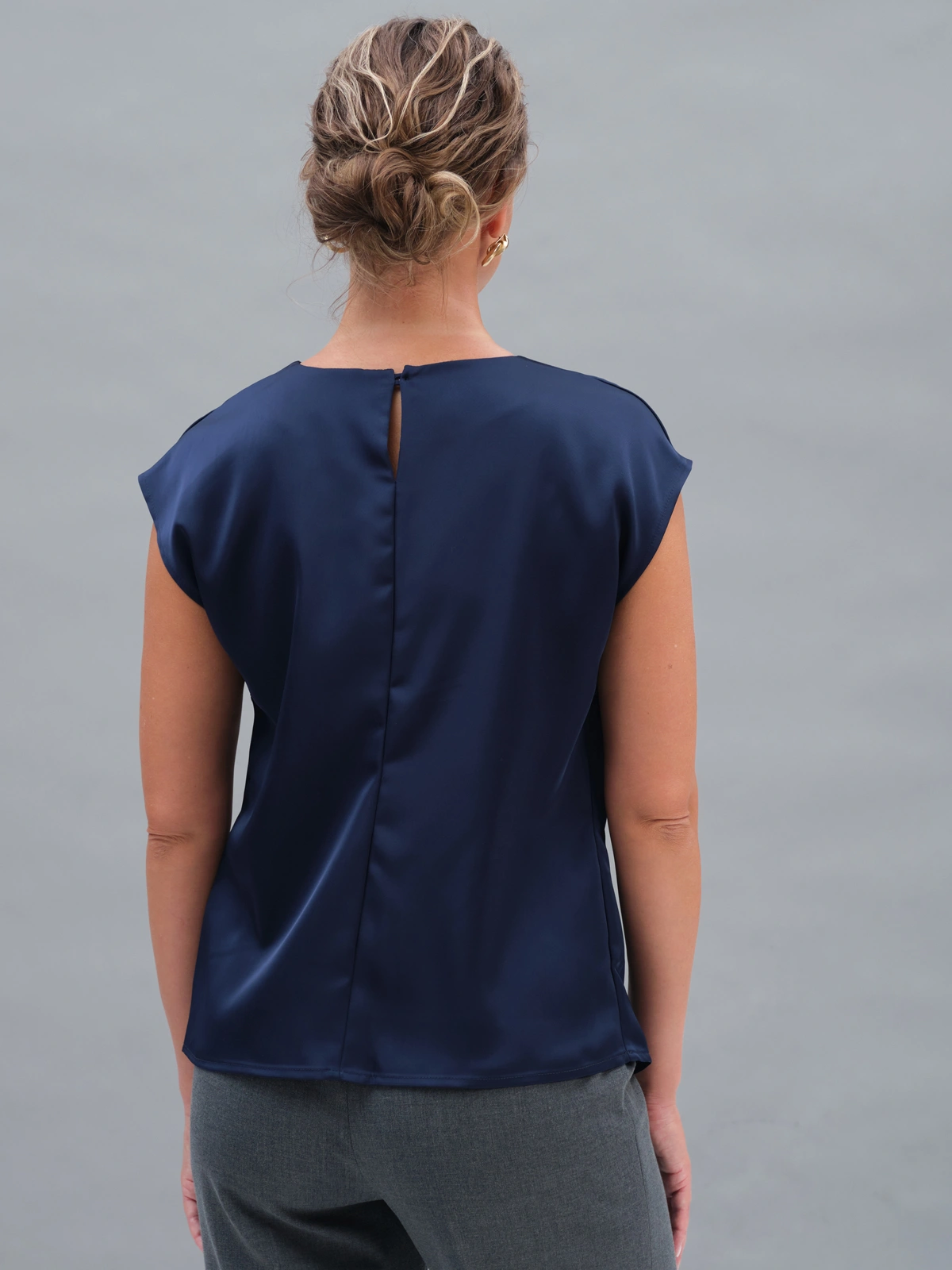 Синий атласный базовый топ