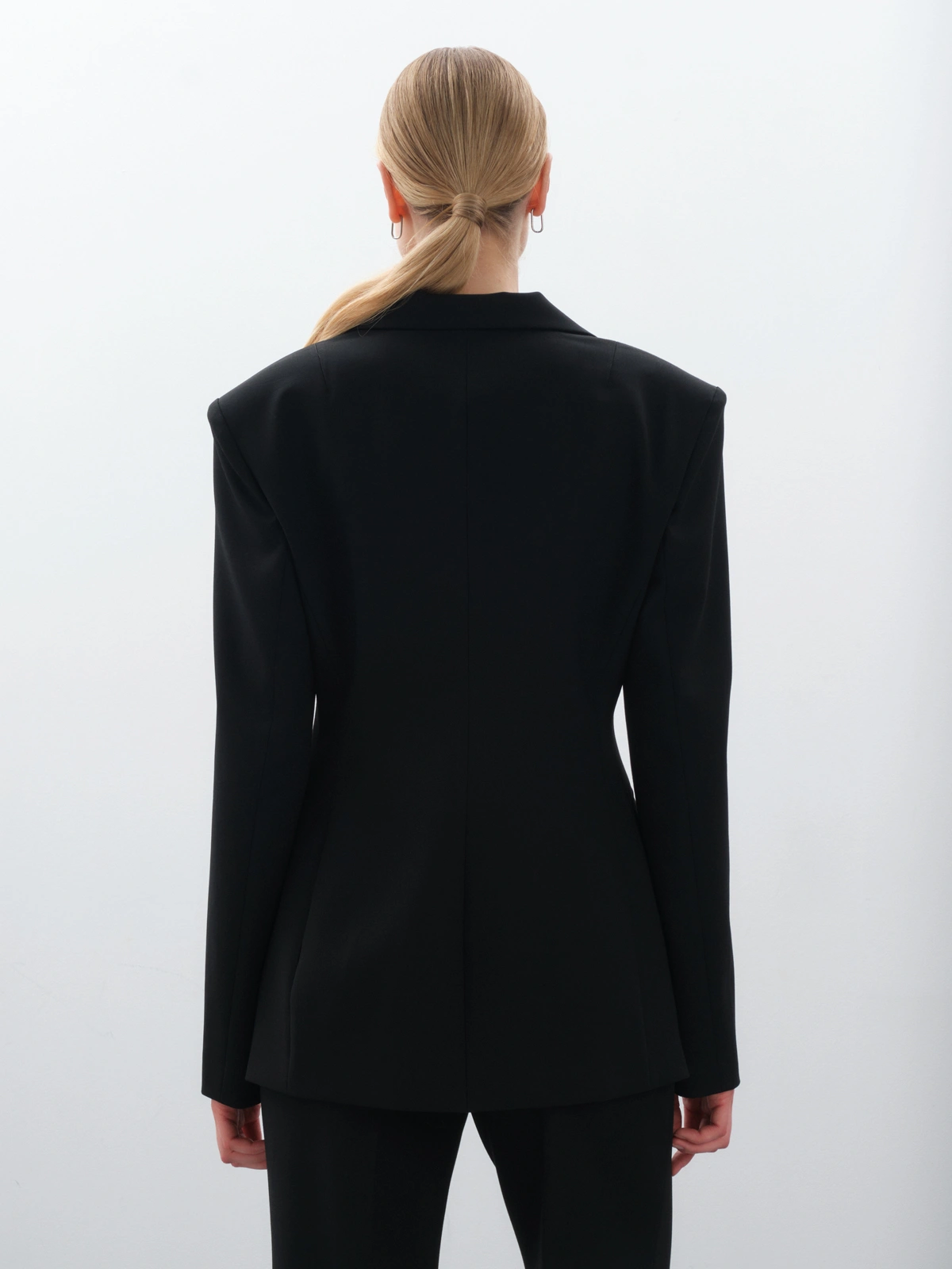 Черный силуэтный жакет black swan