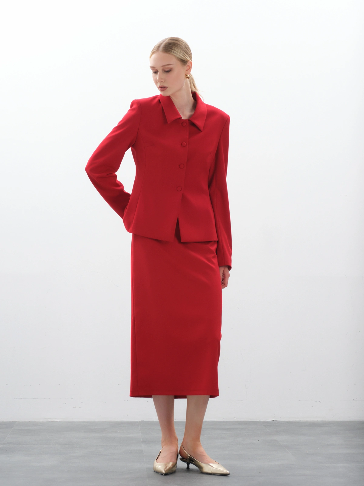 Красная юбка lady in red
