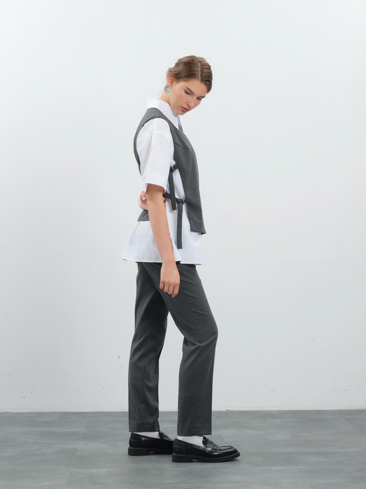 Жилет с поясами на кольцах