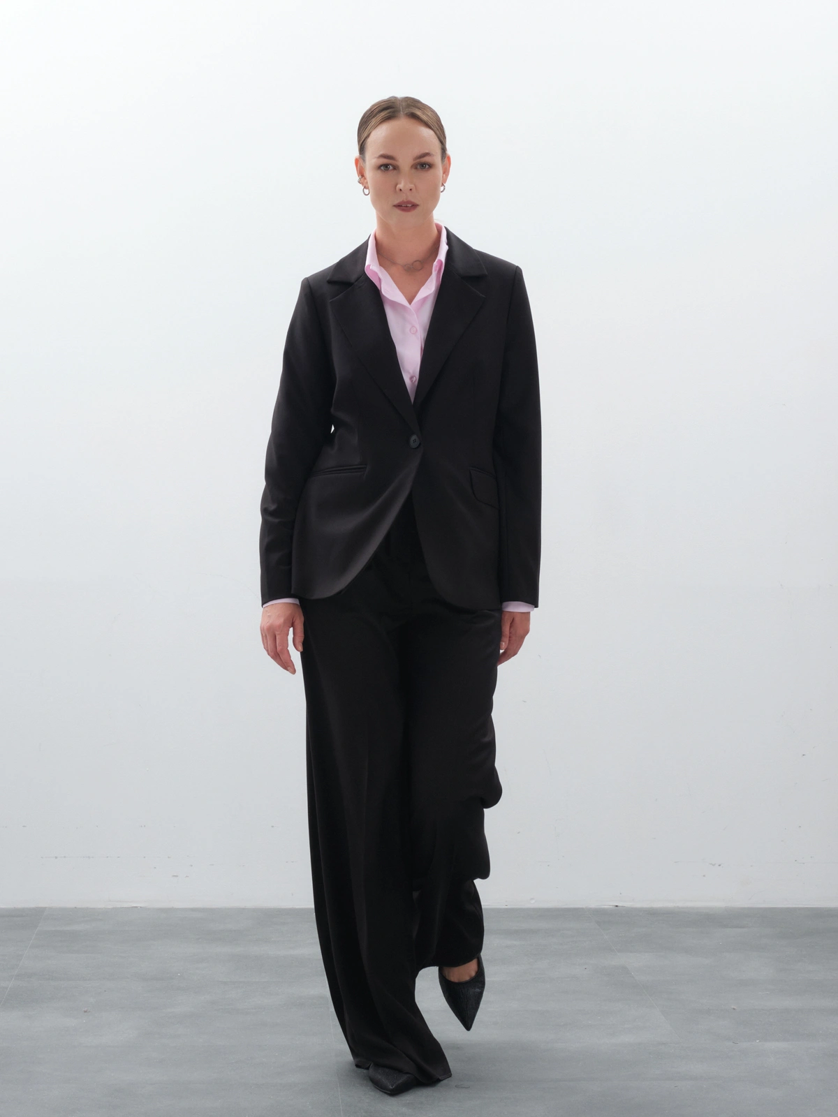 Широкие базовые черные брюки