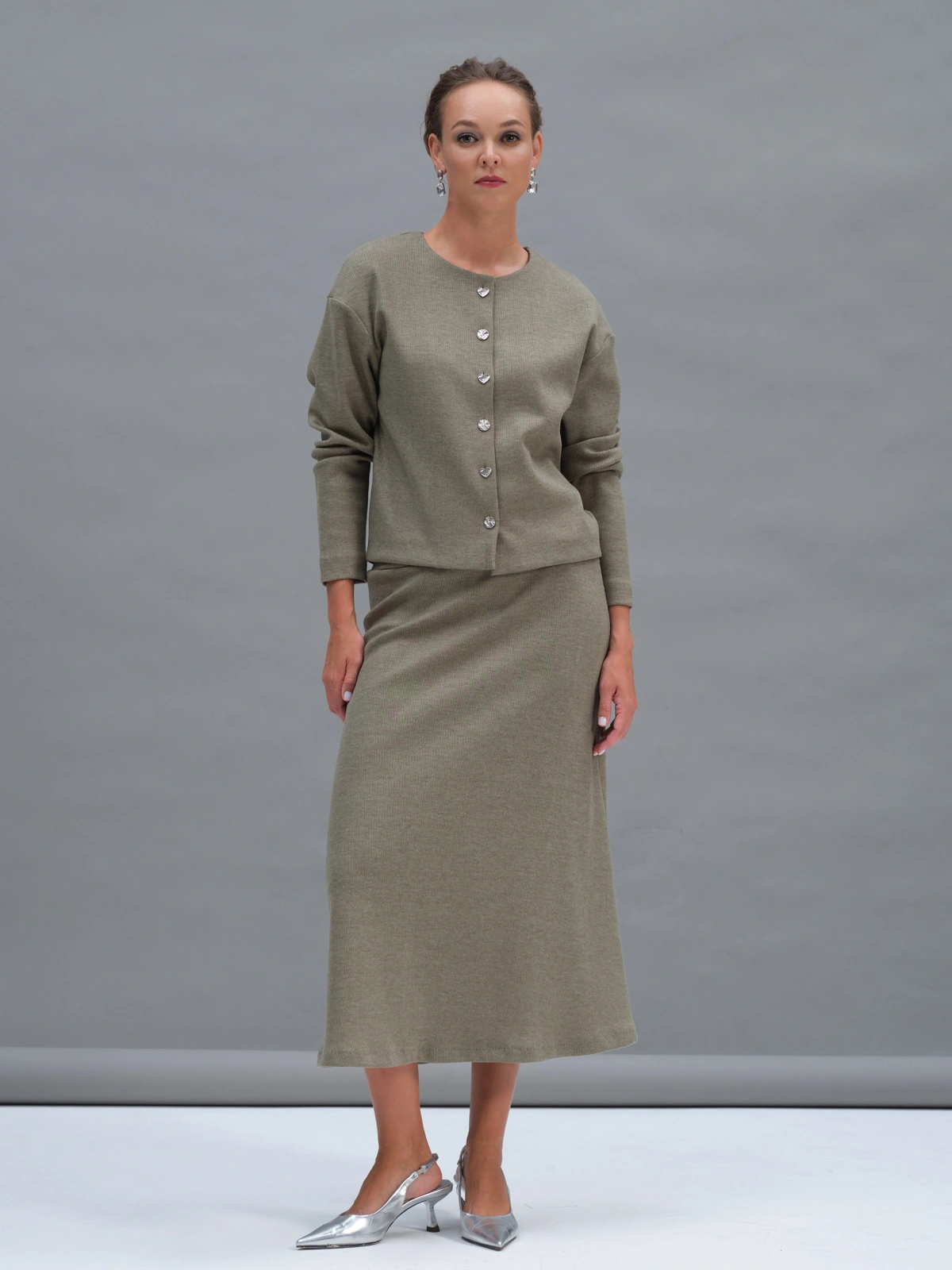 Оливковая трикотажная юбка