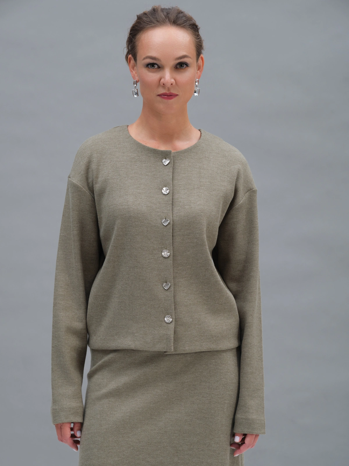 Оливковый трикотажный жакет