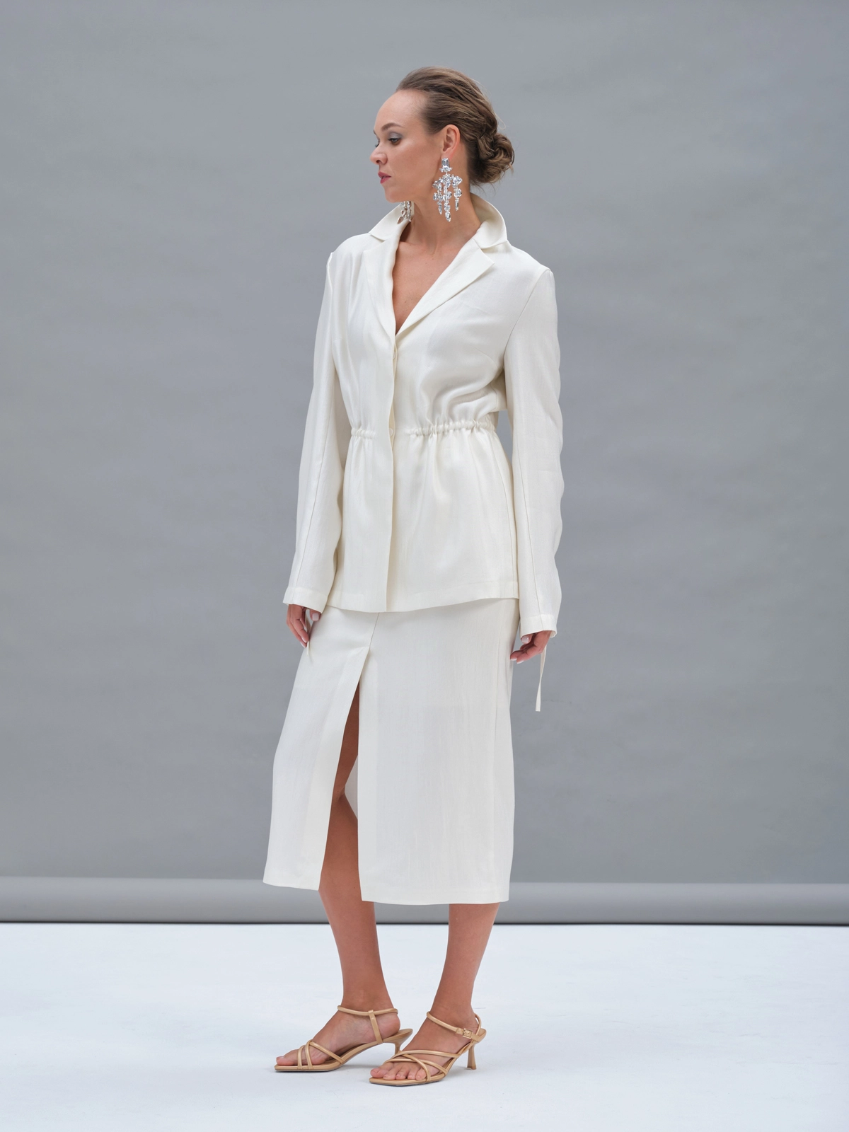 Белая прямая юбка Aurora