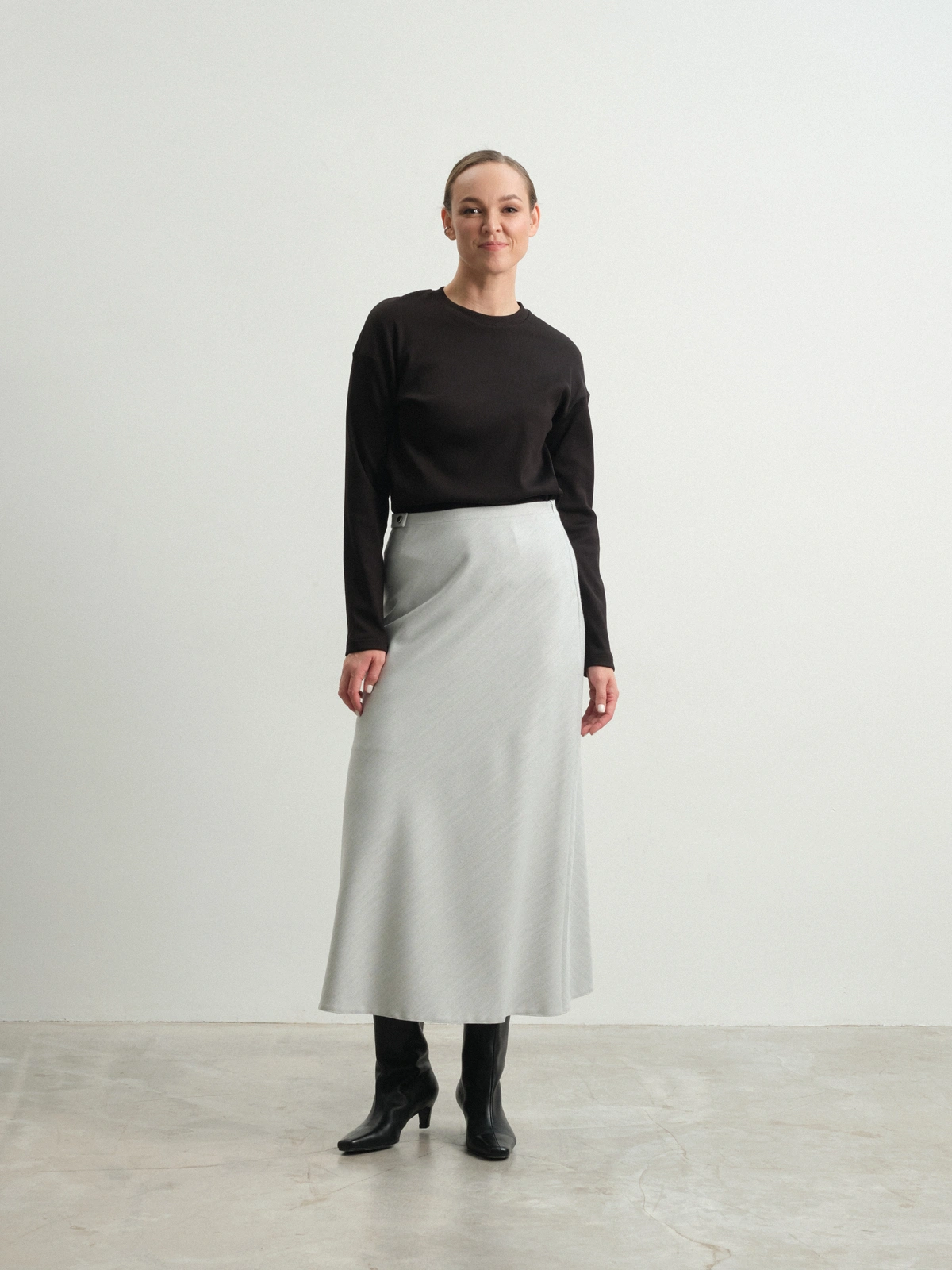 Черный утепленный лонгслив в рубчик