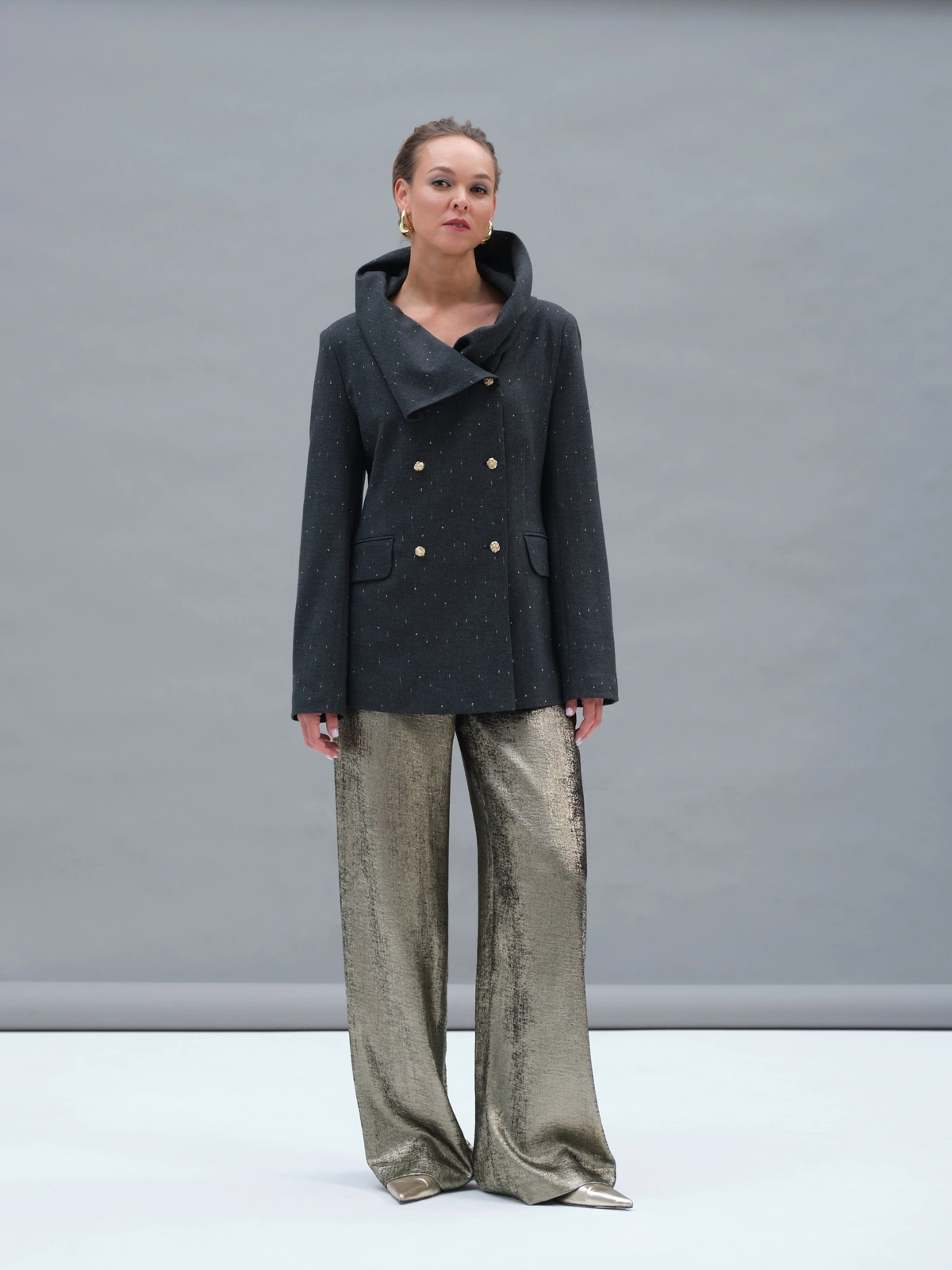 Золотистые прямые брюки Clio