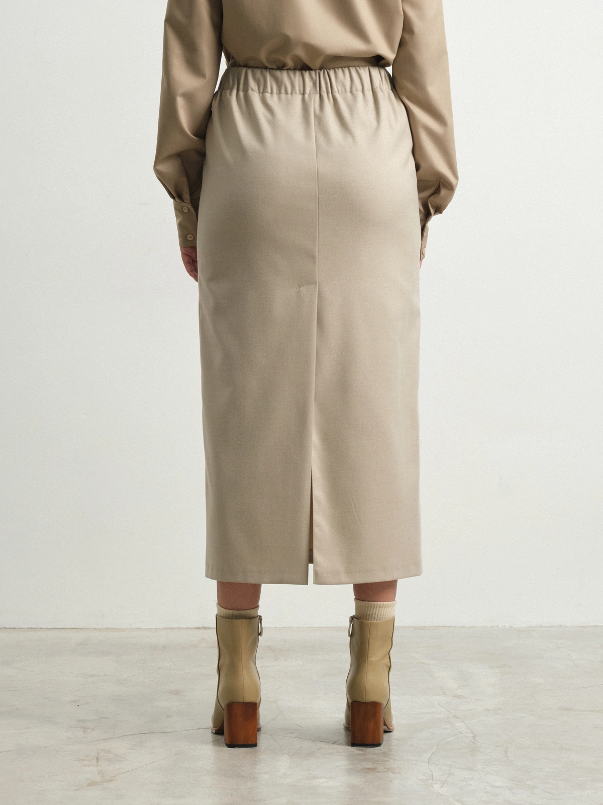 Бежевая юбка на резинке Bergenia