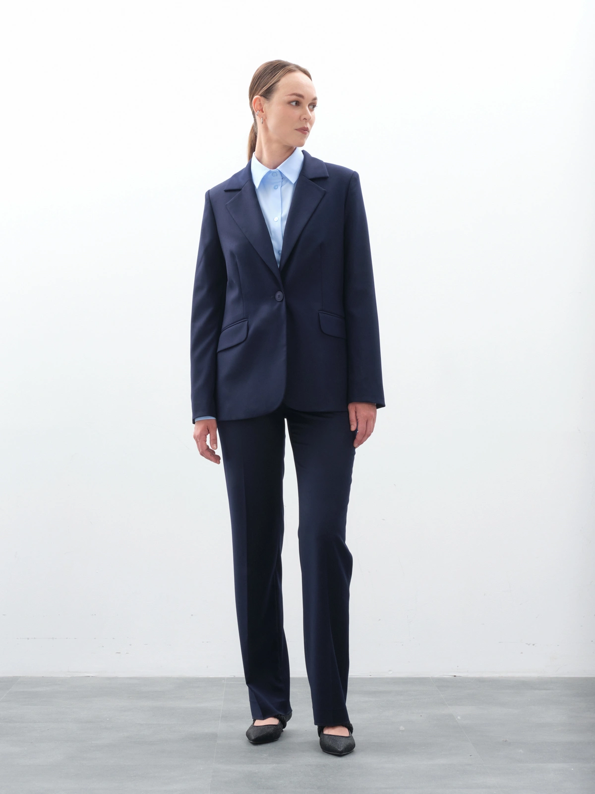 Классические синие прямые брюки