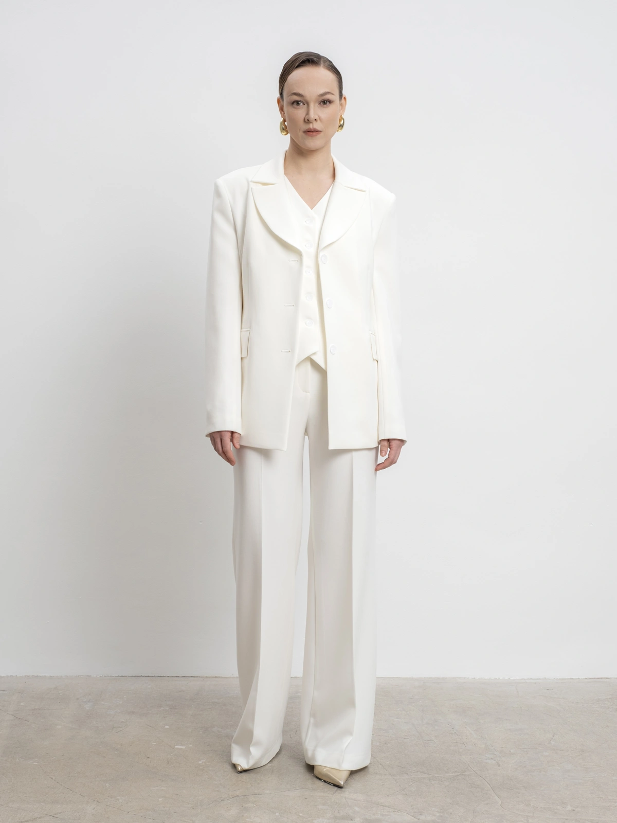 Молочный однобортный жакет