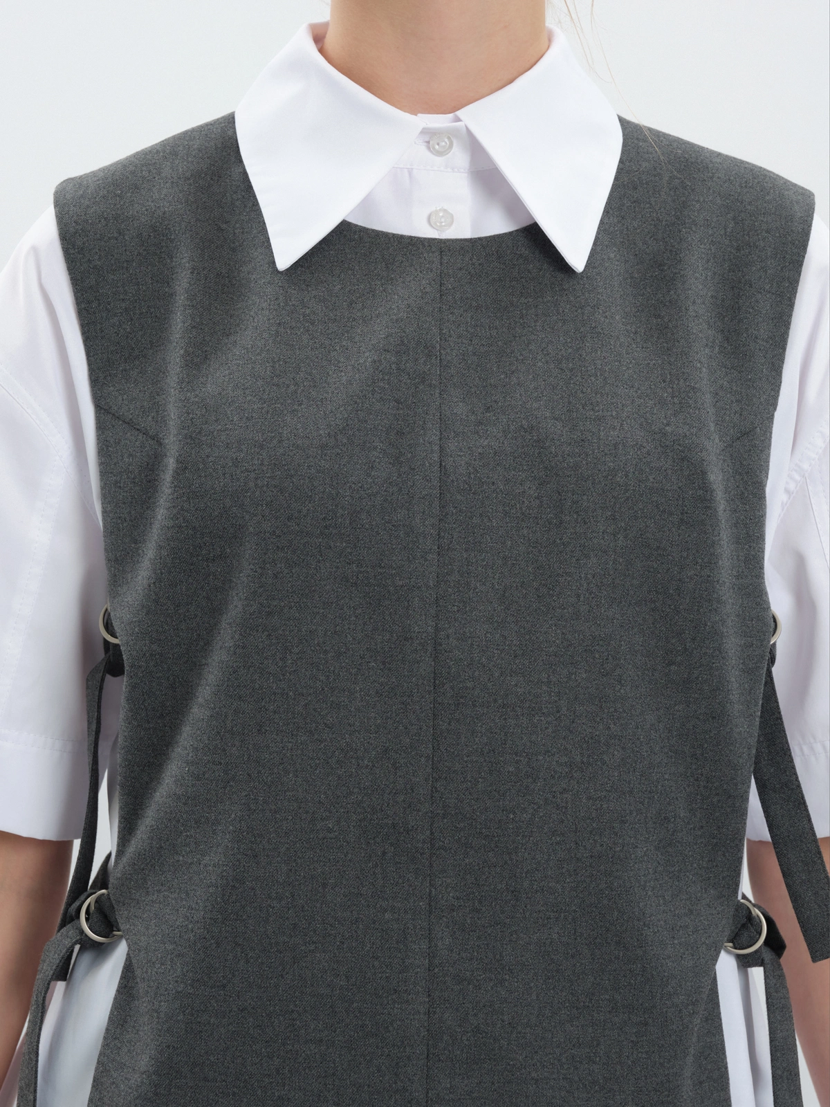 Жилет с поясами на кольцах