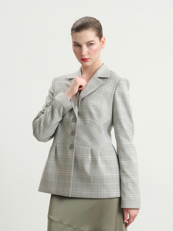 Приталенный жакет в клетку Essence