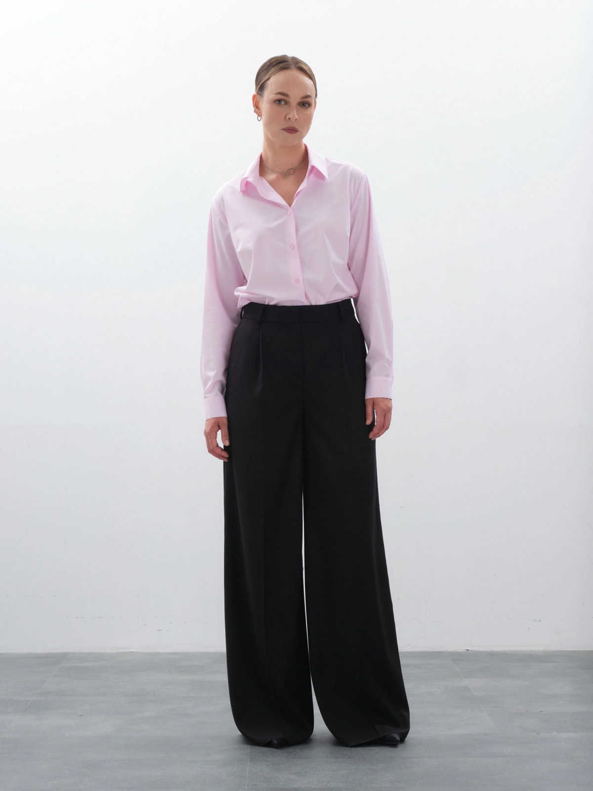 Широкие базовые черные брюки