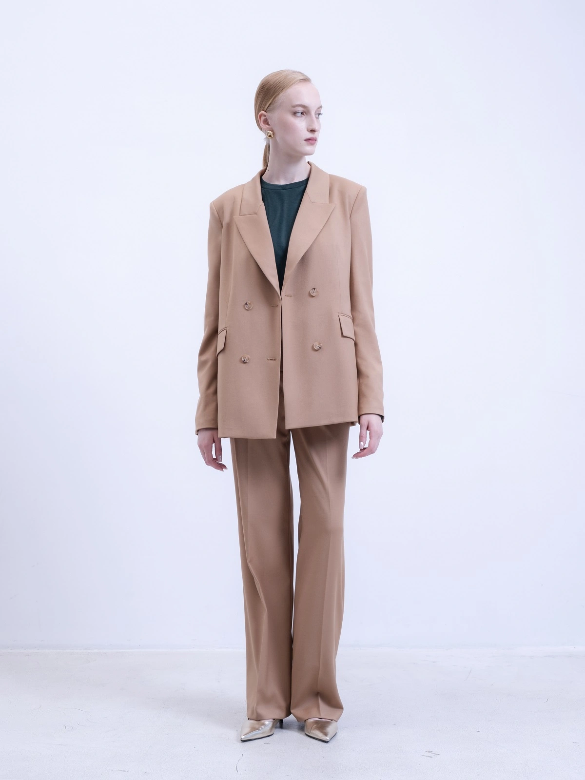 Прямые песочные брюки