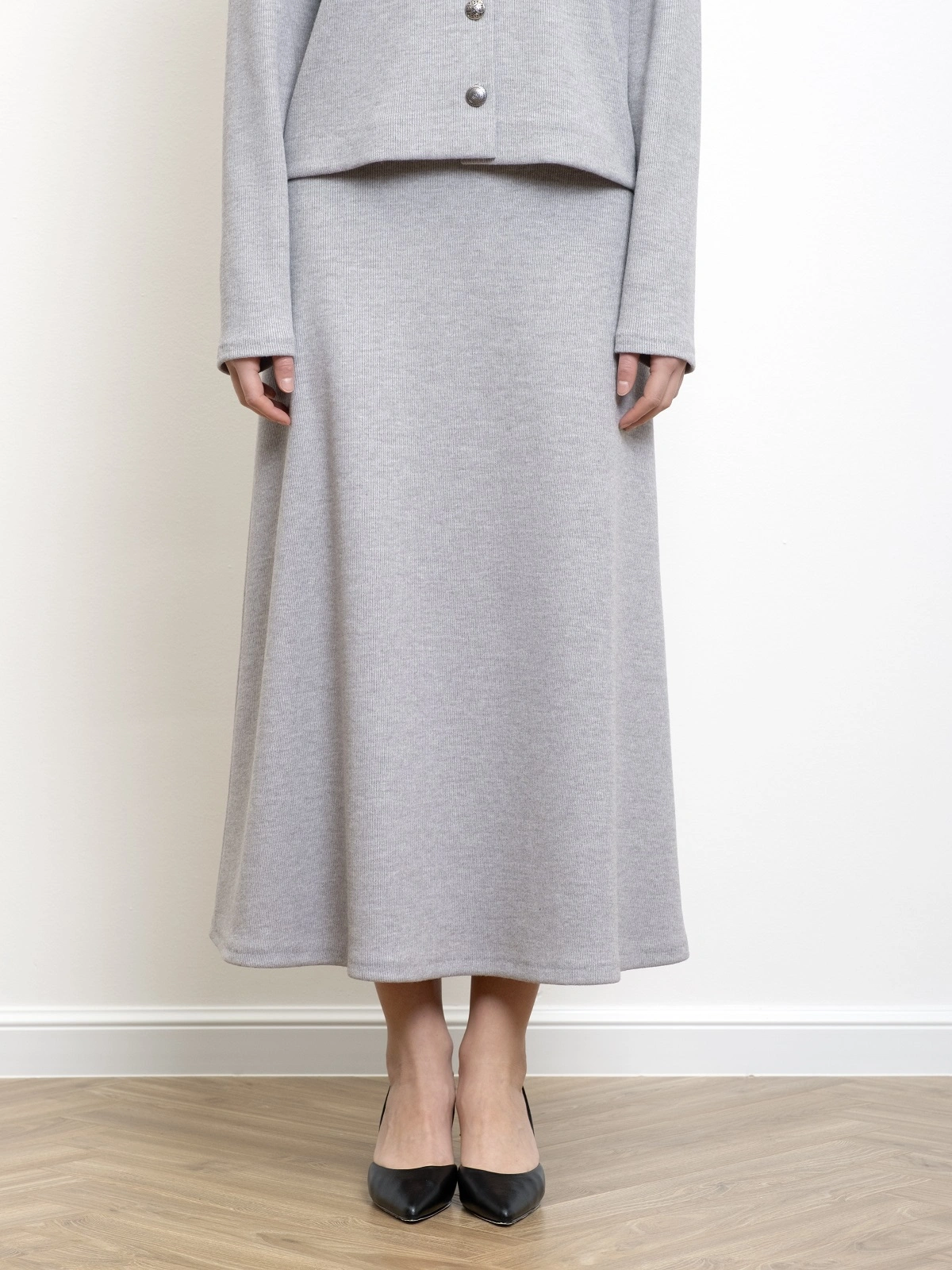 Серая трикотажная юбка