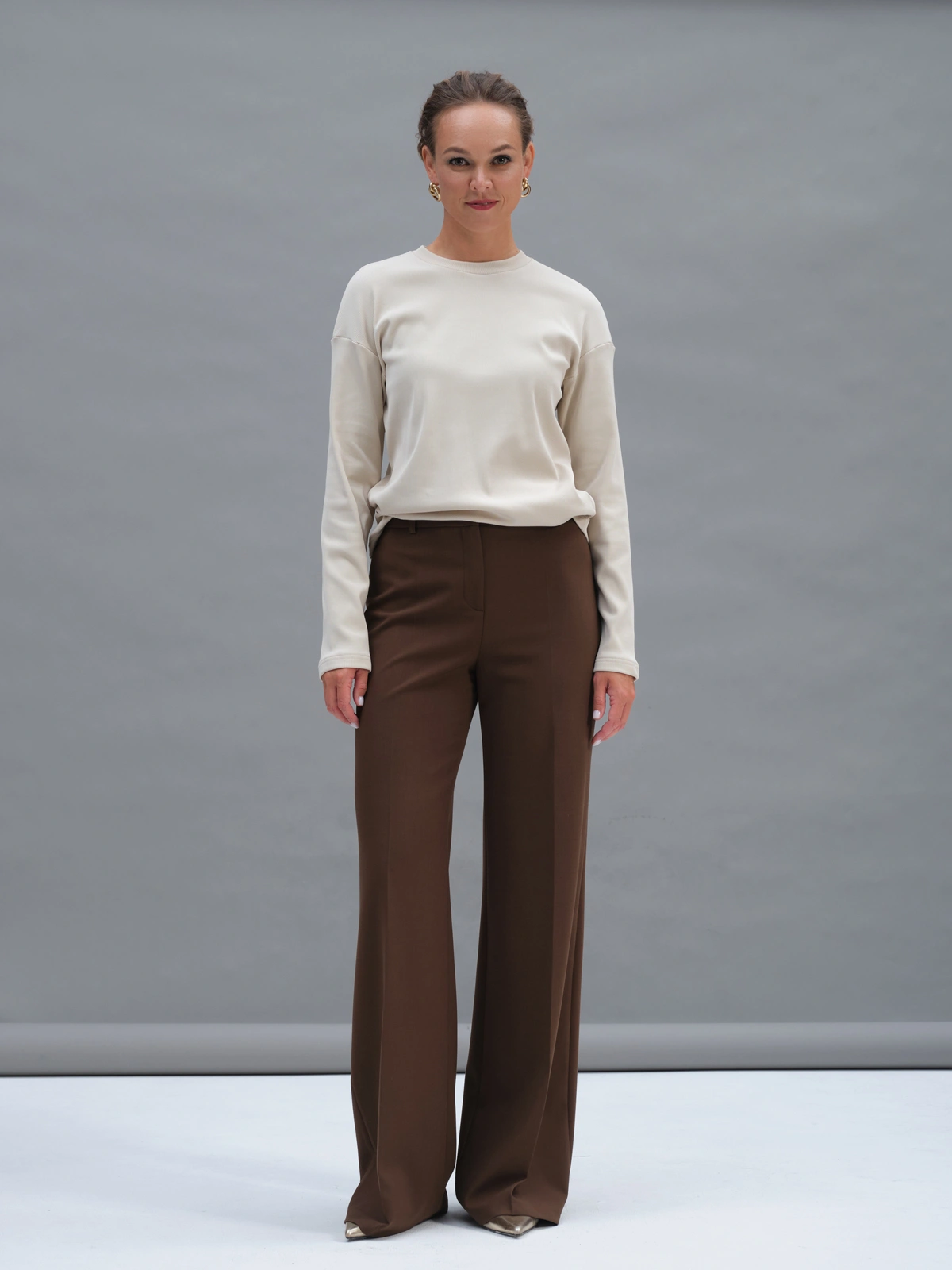 Бежевый утепленный лонгслив в рубчик