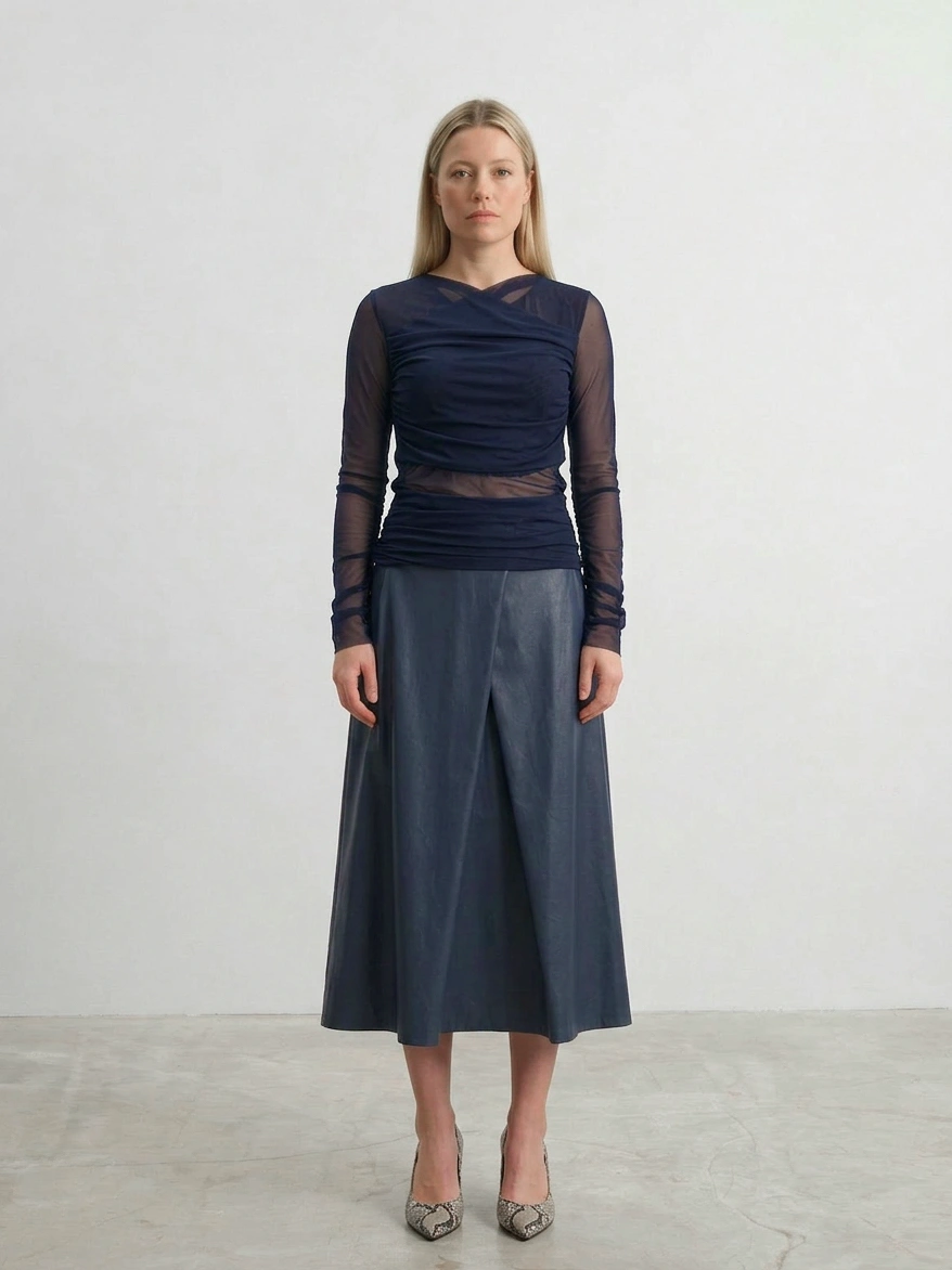 Синяя юбка с клином из экокожи