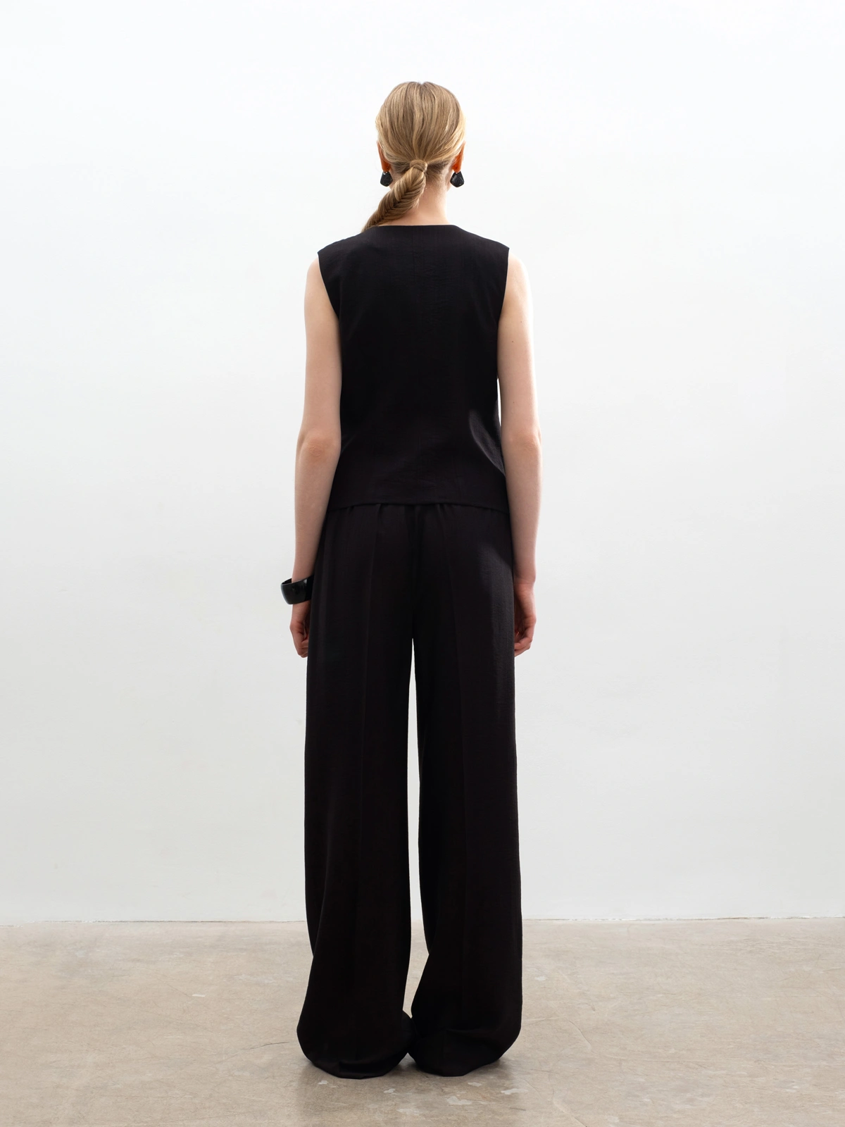 Широкие черные брюки