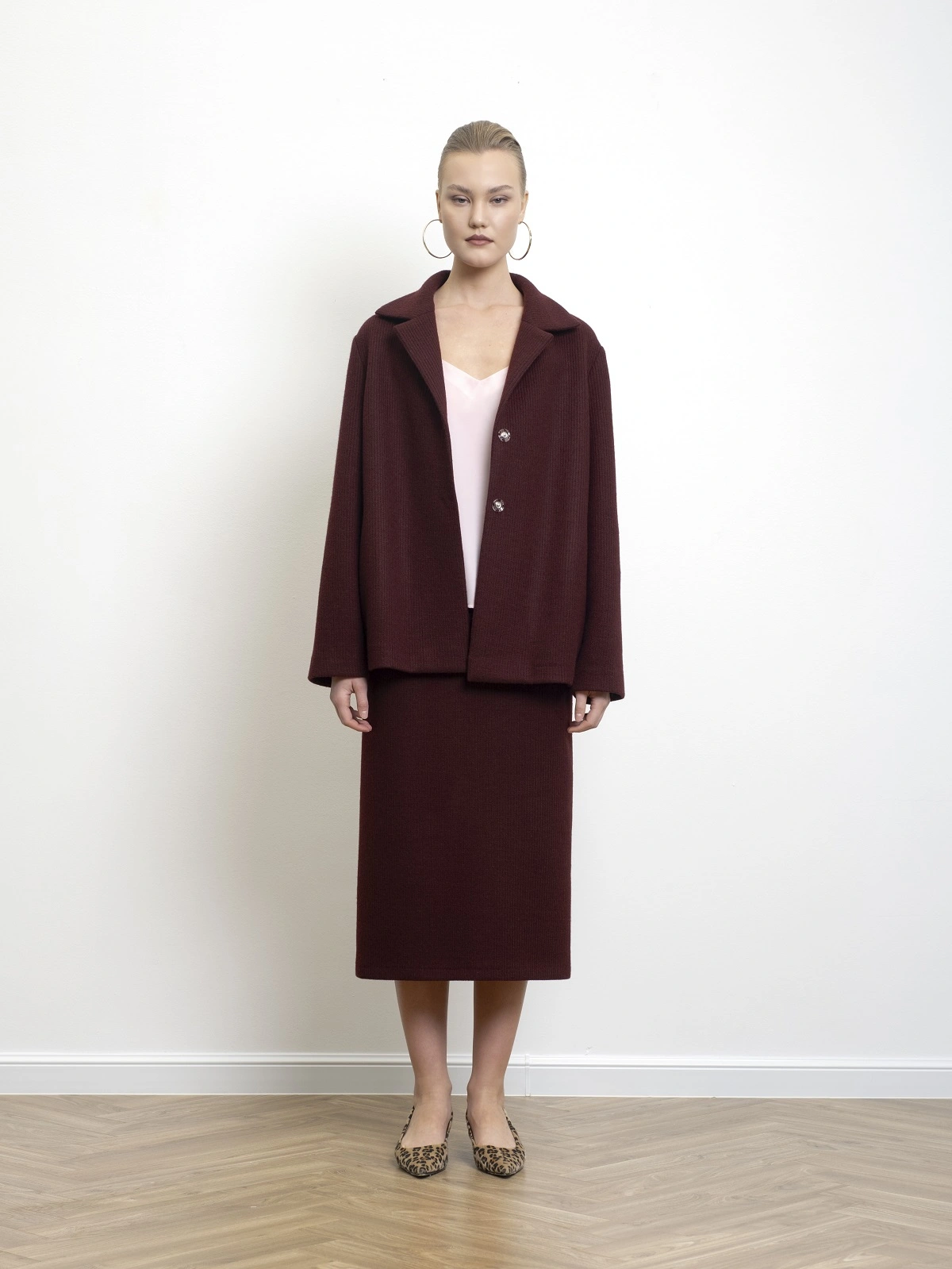 Бордовый жакет из трикотажа