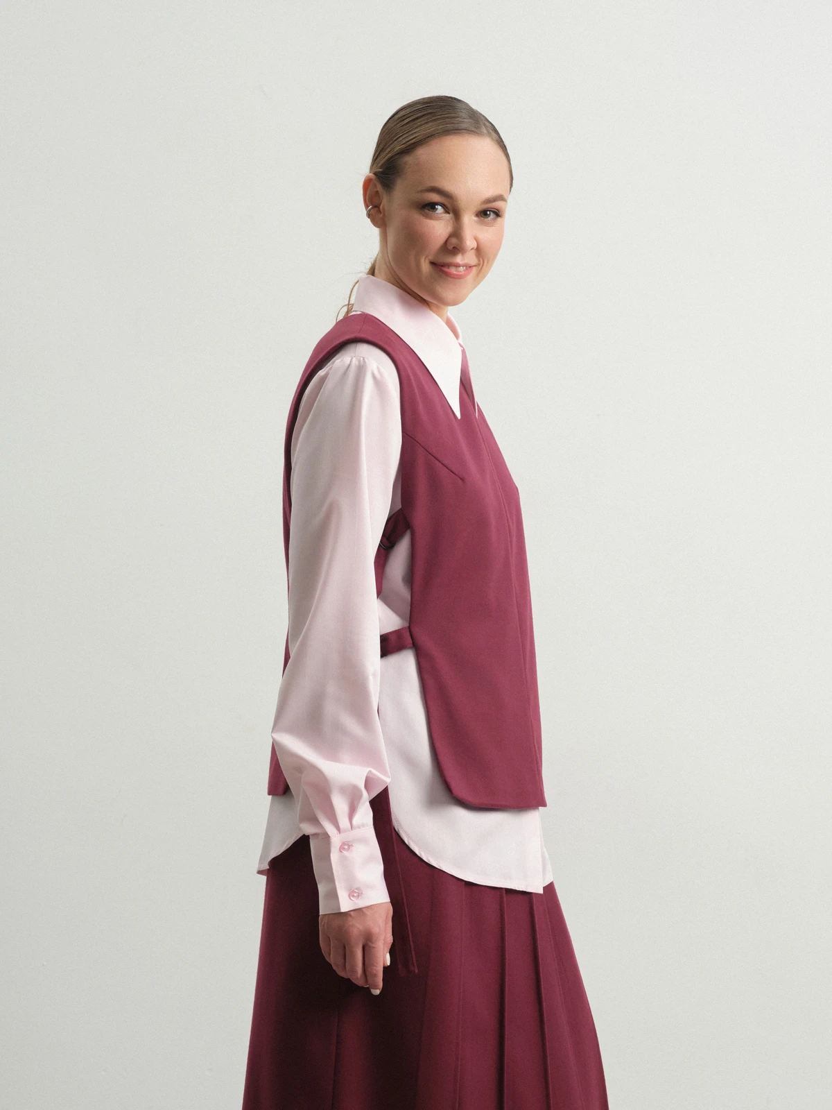 Жилет с поясами на кольцах Tulip