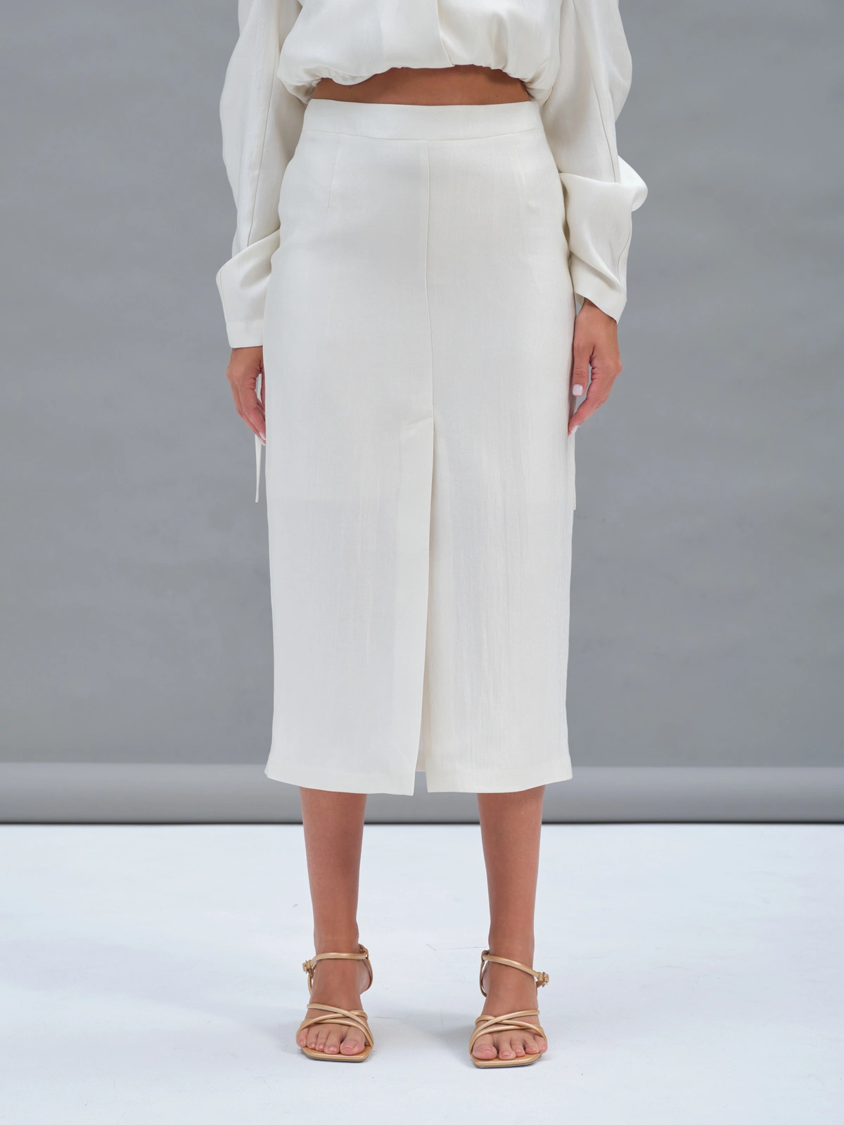 Белая прямая юбка Aurora