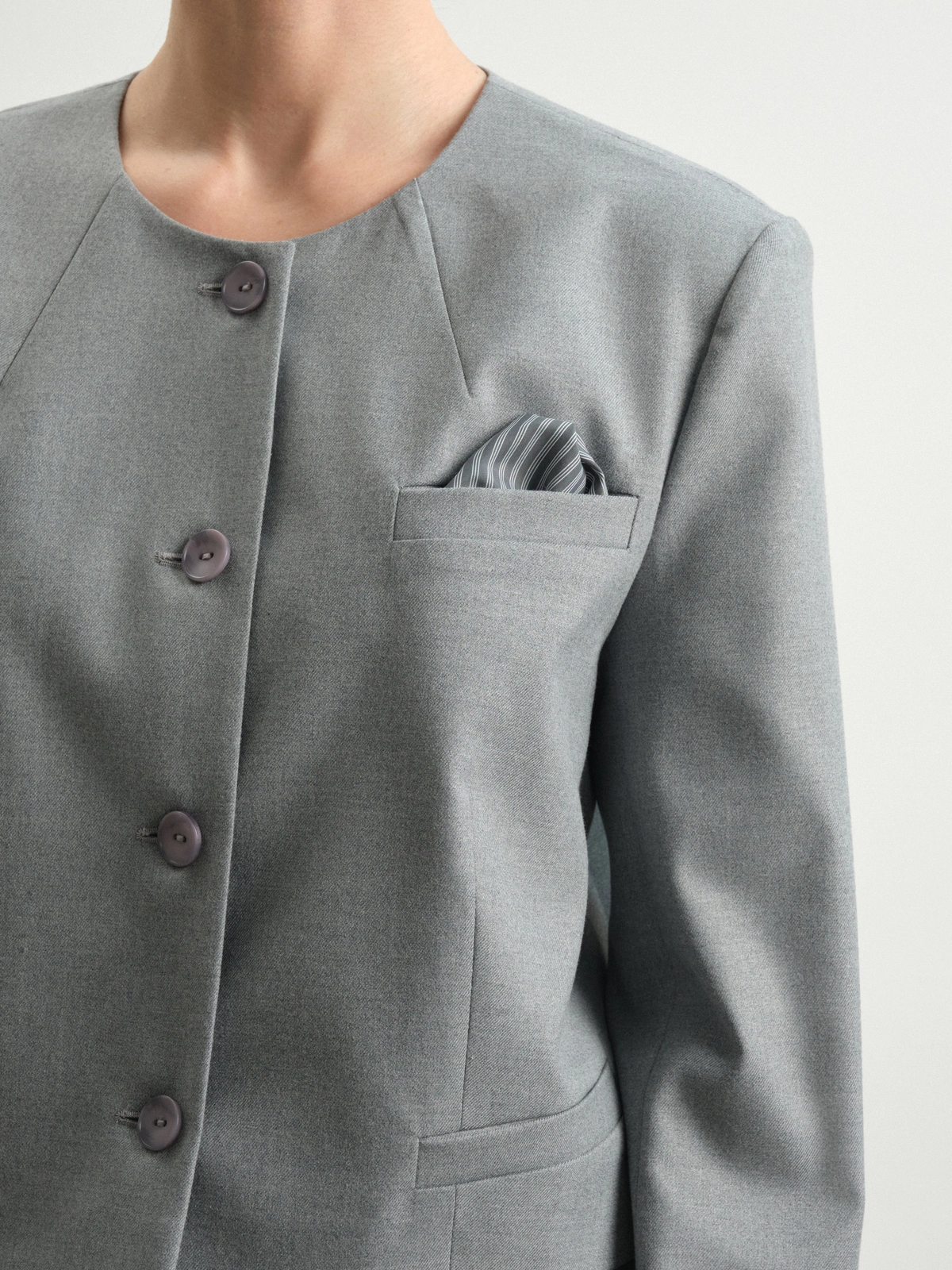 Укороченный серый жакет Viola