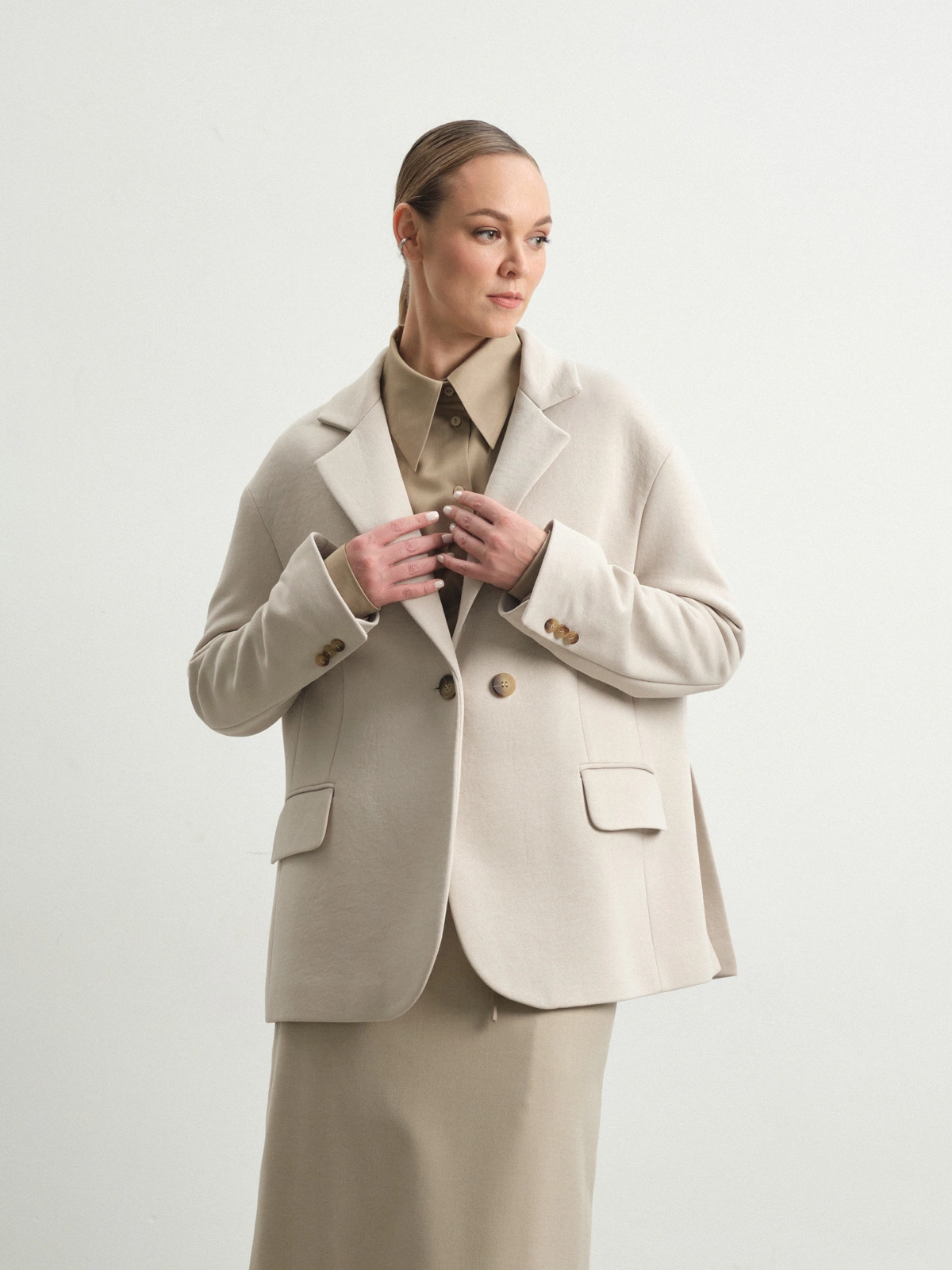 Бежевый жакет из футера Daffodil