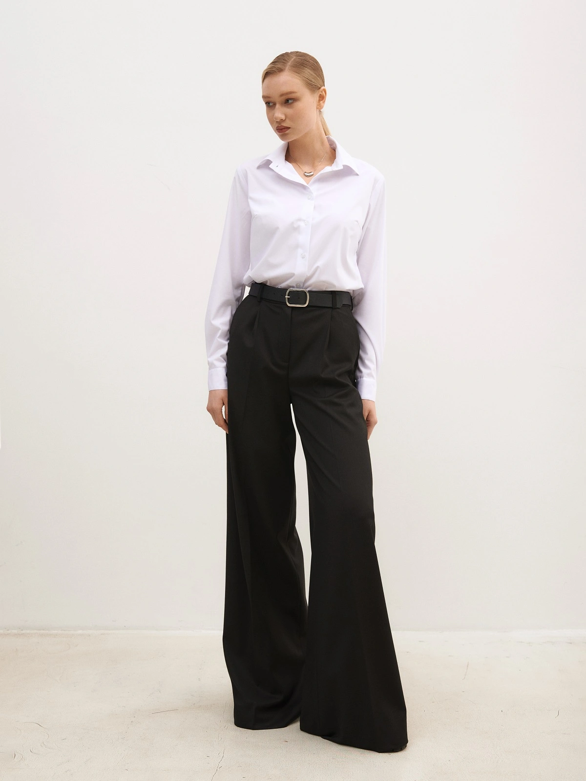 Белая прямая рубашка бамбук