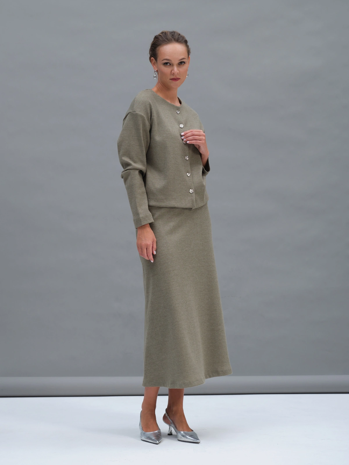 Оливковая трикотажная юбка